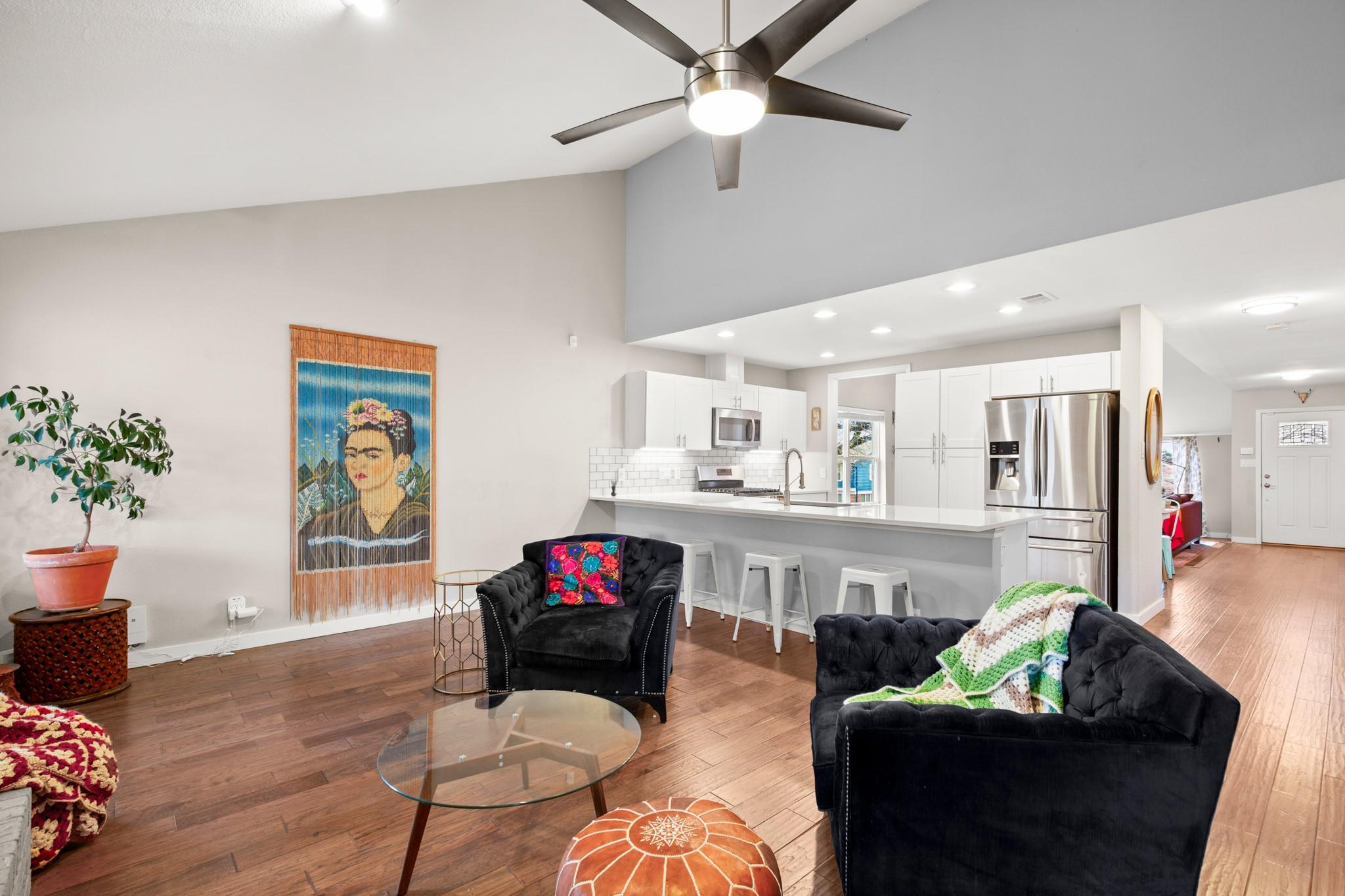 7404 Barcelona Dr, Austin, TX 78752