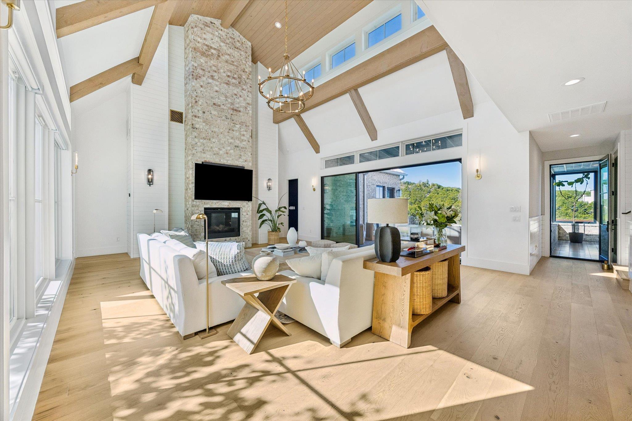 5000 Creek Meadow Cv, Spicewood, TX 78669