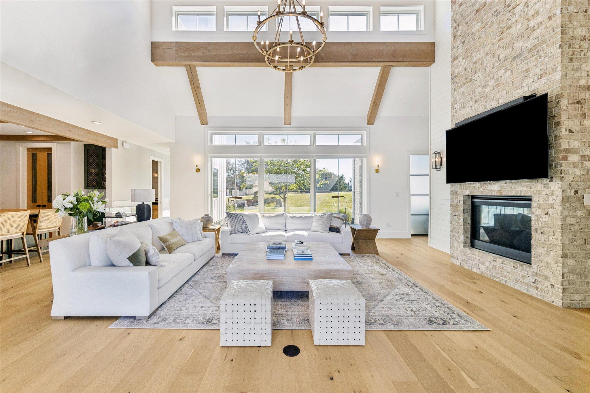 5000 Creek Meadow Cv, Spicewood, TX 78669