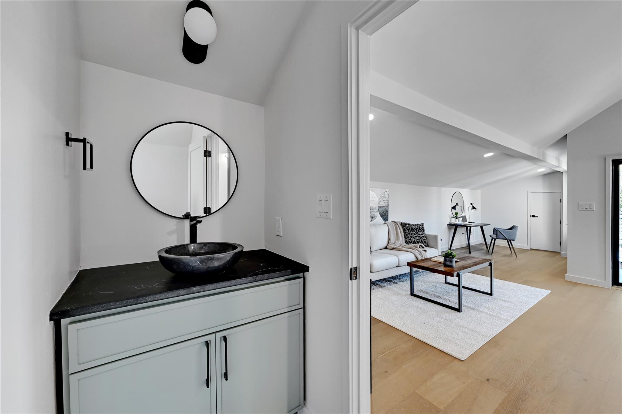 2717 Lyons Rd # 1, Austin, TX 78702