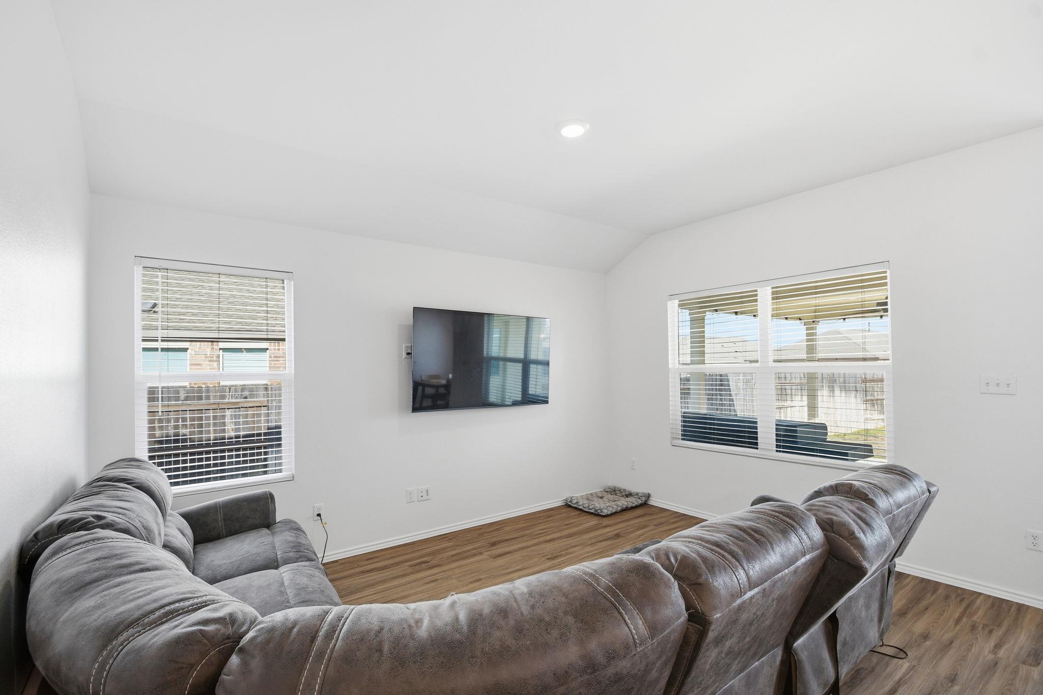 287 George Neggan Ln, Bastrop, TX 78602