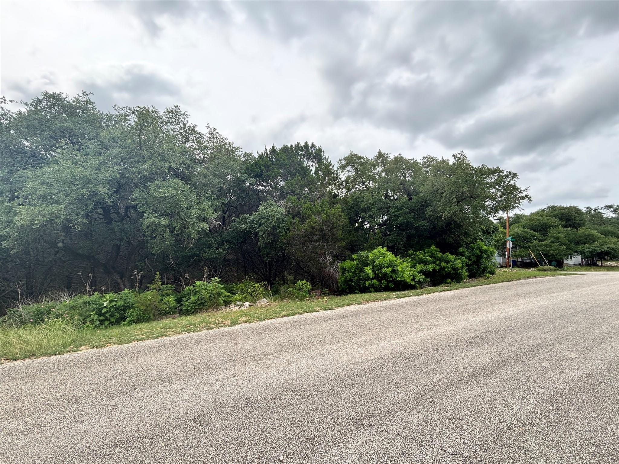 1575 Eastview Dr, Canyon Lake, TX 78133