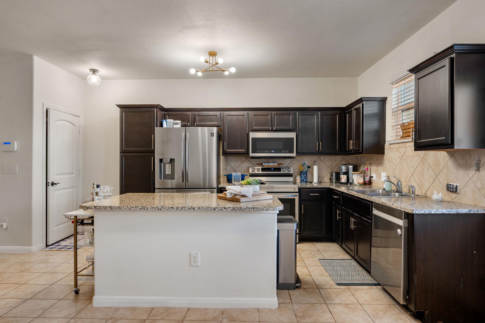 513 Katmai Cir, Pflugerville, TX 78660