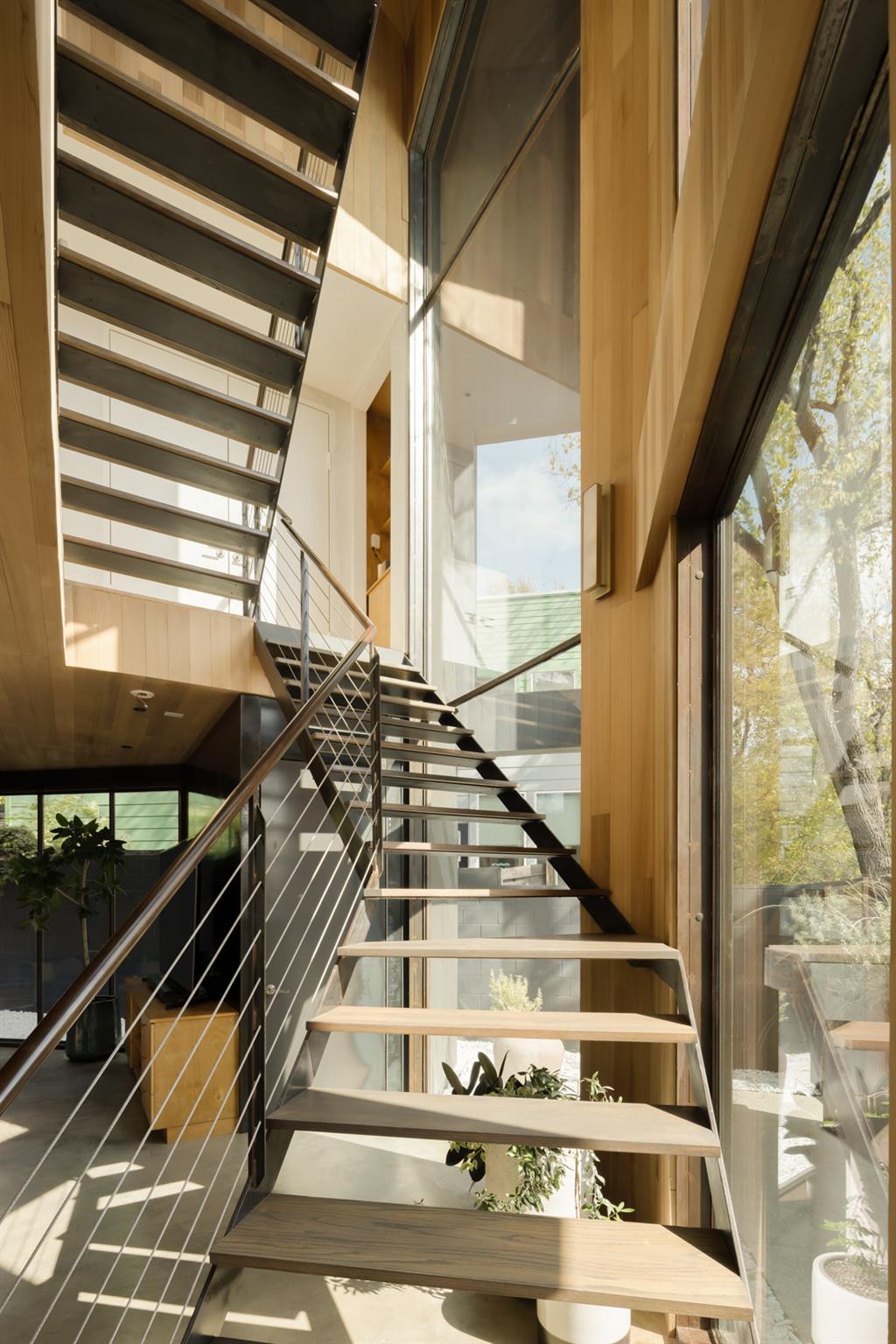 2302 E 11th St, Austin, TX 78702