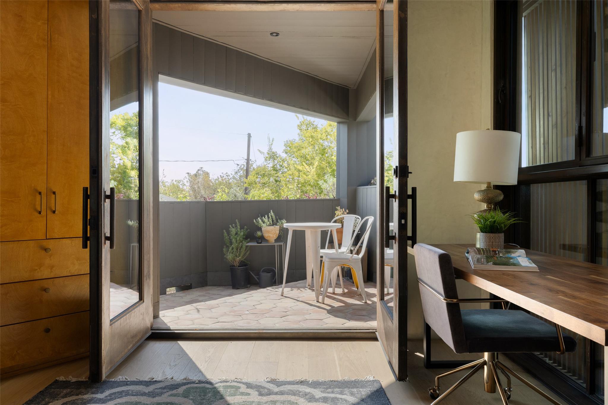 2302 E 11th St, Austin, TX 78702