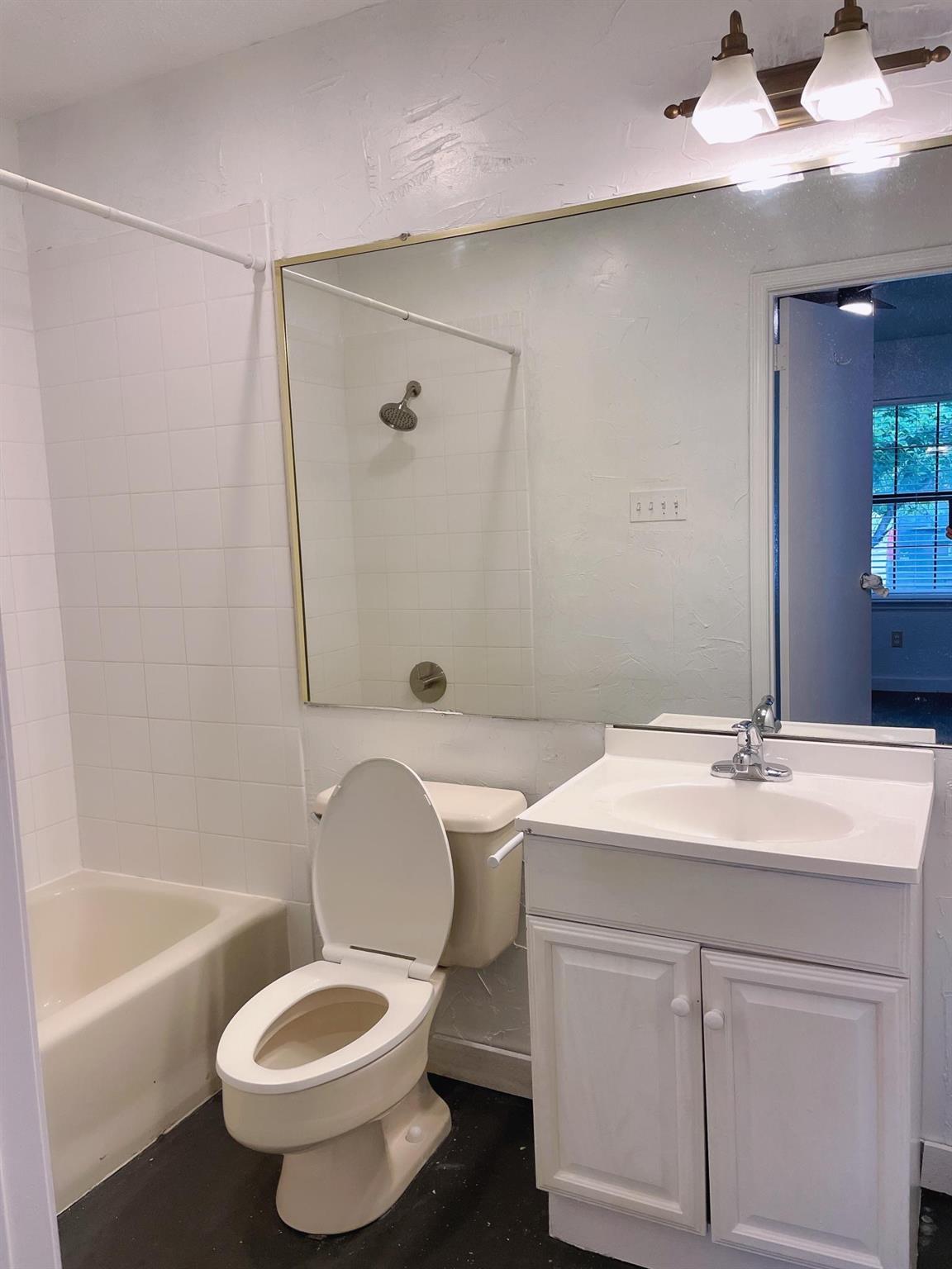 21107 Highland Lake Dr # 3, Lago Vista, TX 78645