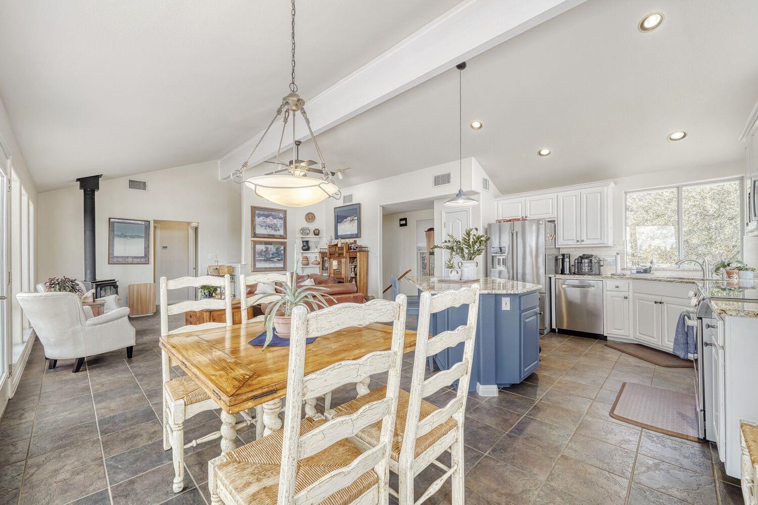 18523 Staghorn Dr, Point Venture, TX 78645