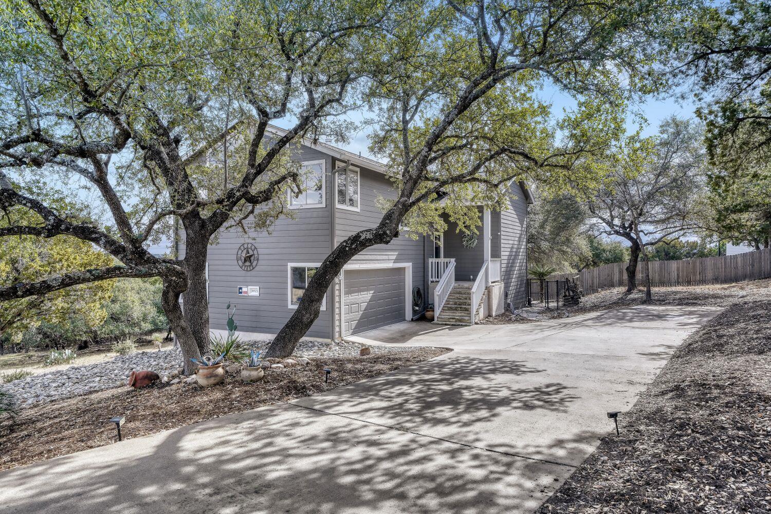 18523 Staghorn Dr, Point Venture, TX 78645