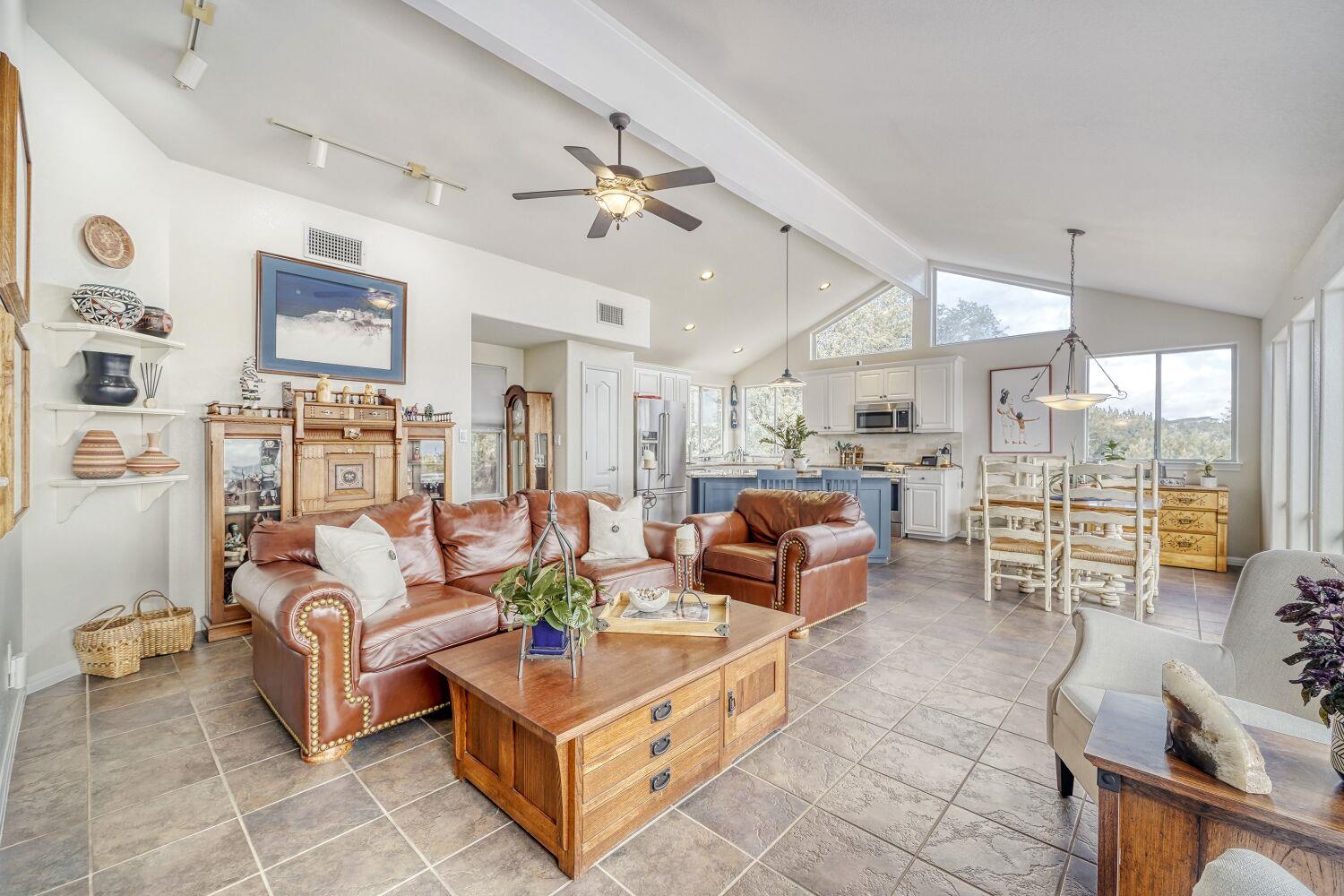 18523 Staghorn Dr, Point Venture, TX 78645