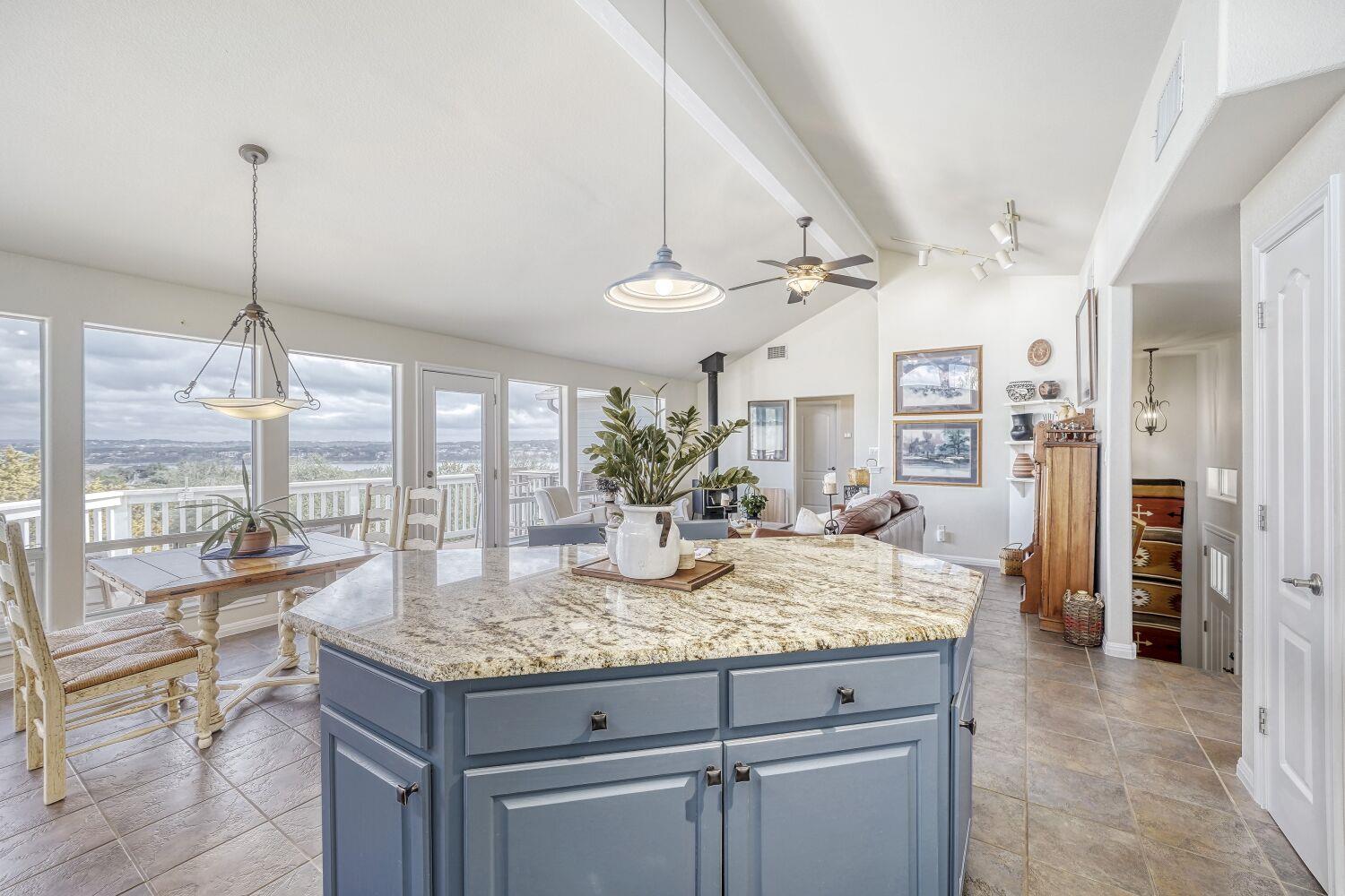 18523 Staghorn Dr, Point Venture, TX 78645