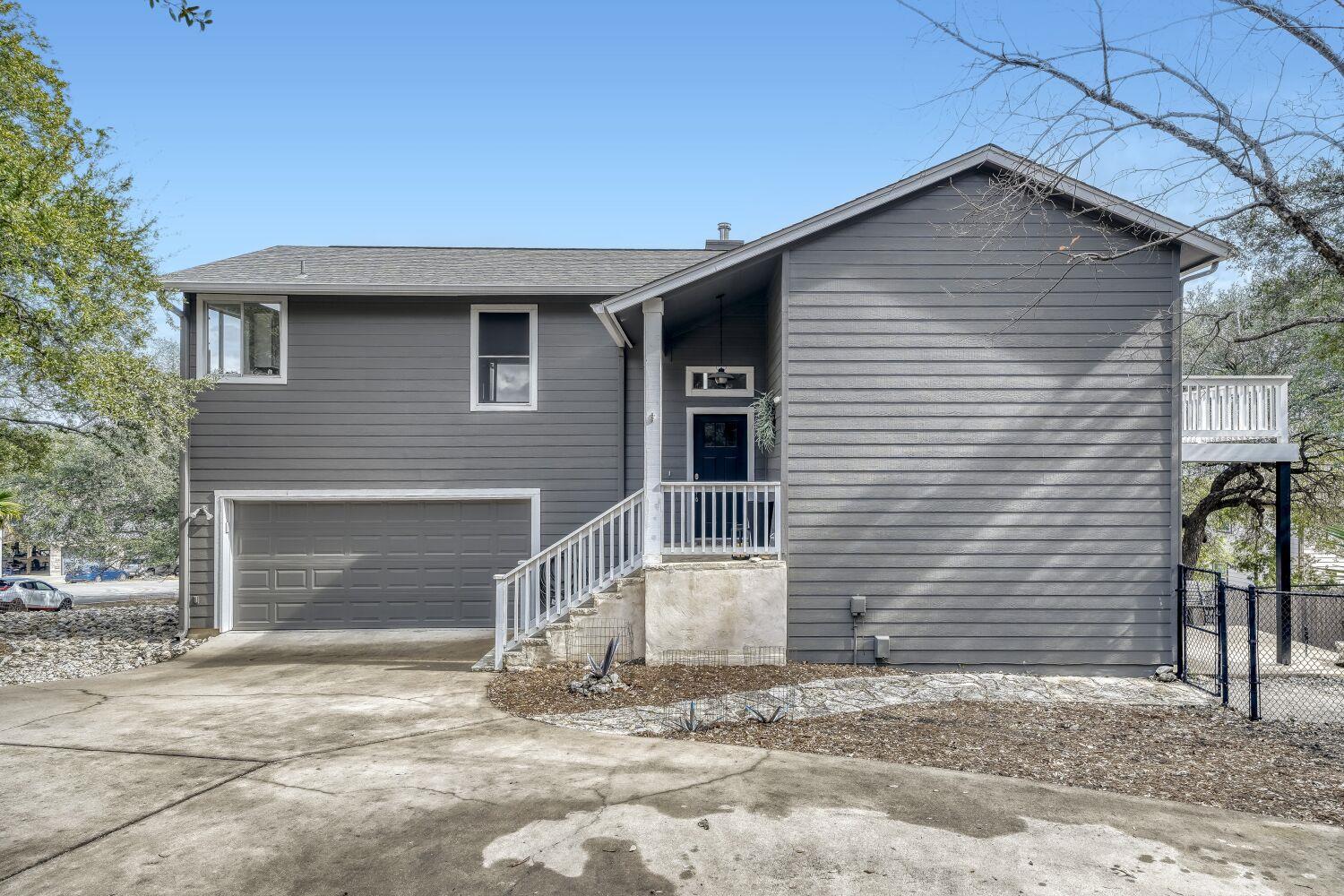 18523 Staghorn Dr, Point Venture, TX 78645