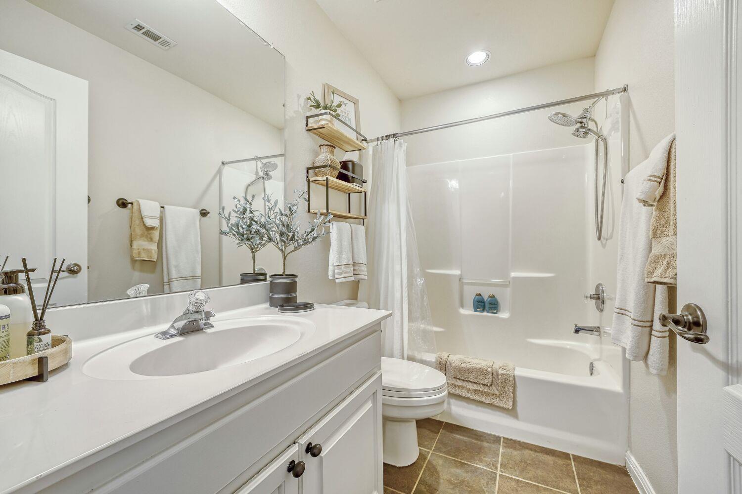 18523 Staghorn Dr, Point Venture, TX 78645