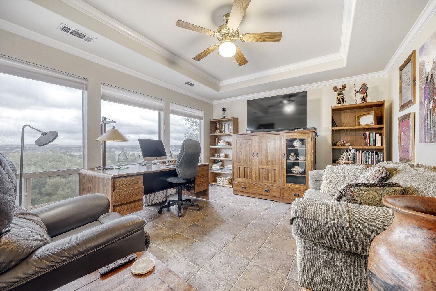 18523 Staghorn Dr, Point Venture, TX 78645