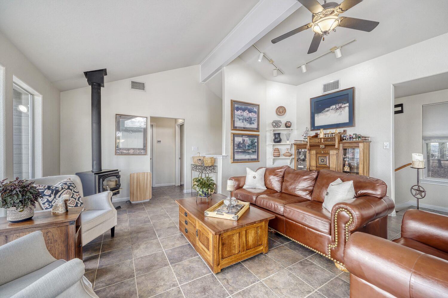 18523 Staghorn Dr, Point Venture, TX 78645