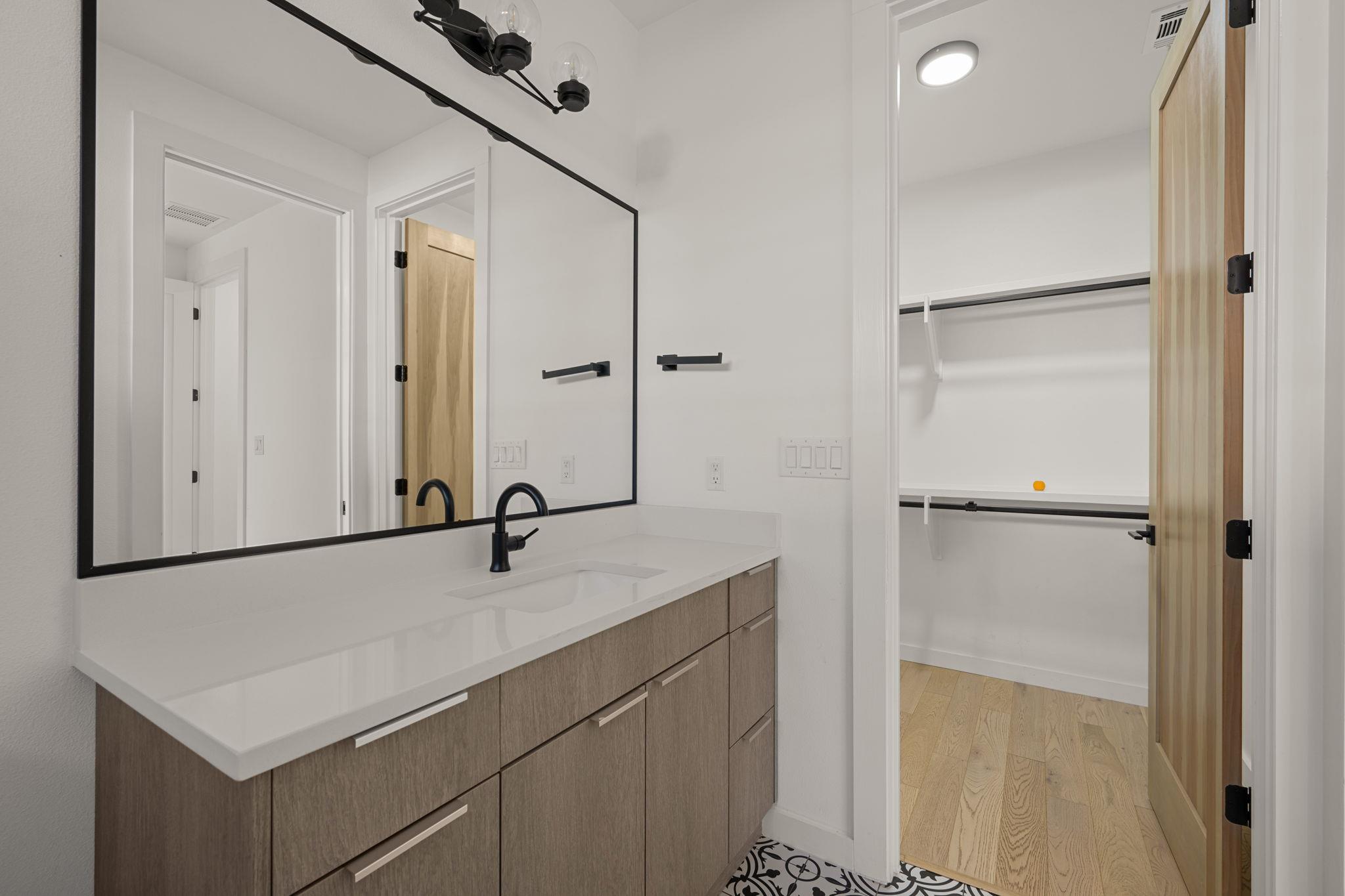 910 Nalide St # B, Austin, TX 78745