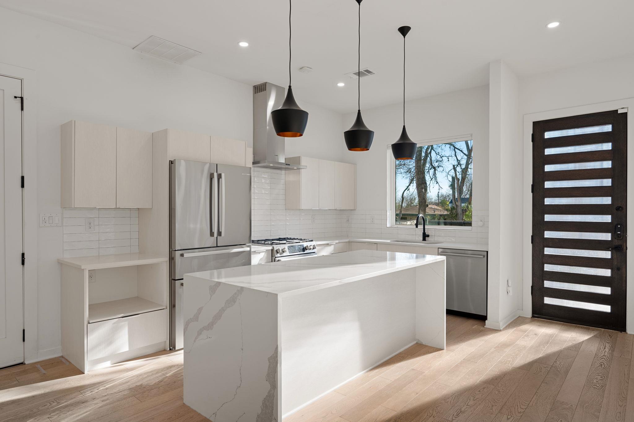 910 Nalide St # B, Austin, TX 78745