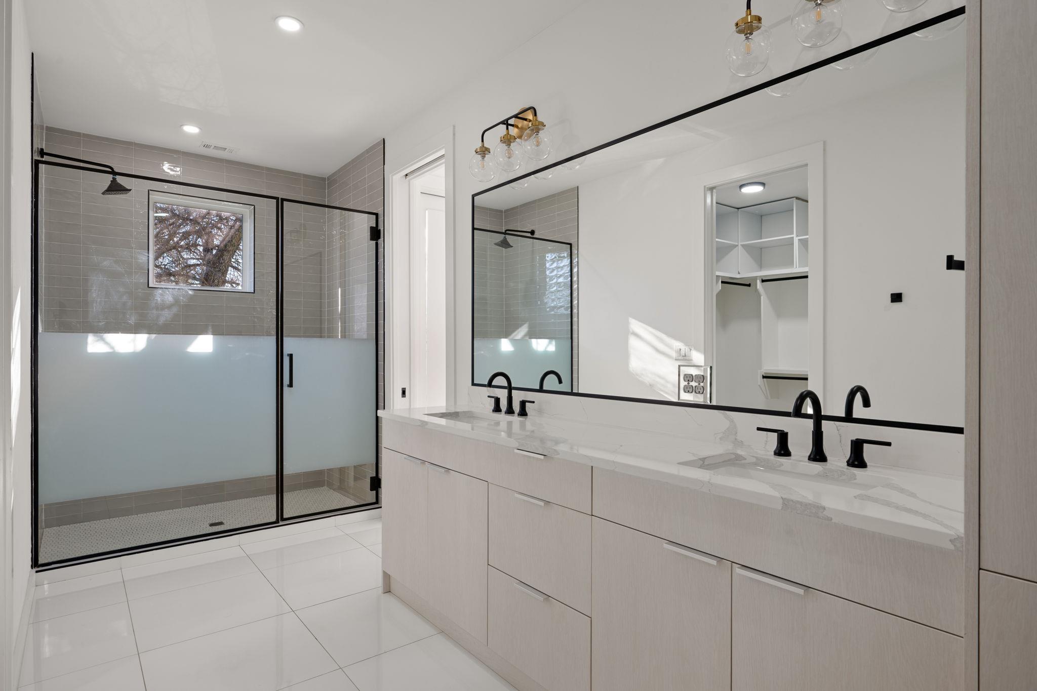 910 Nalide St # B, Austin, TX 78745