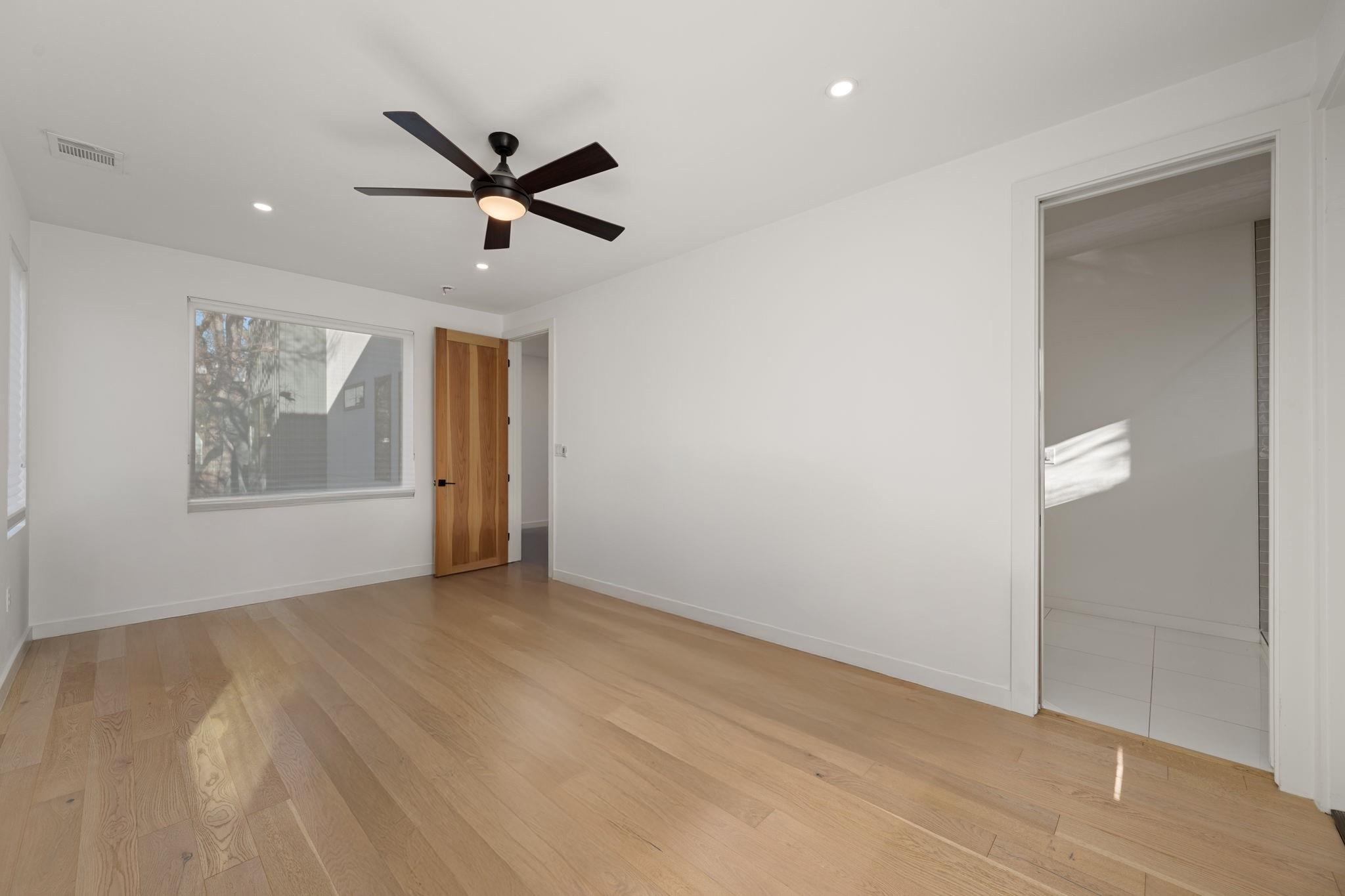 910 Nalide St # B, Austin, TX 78745