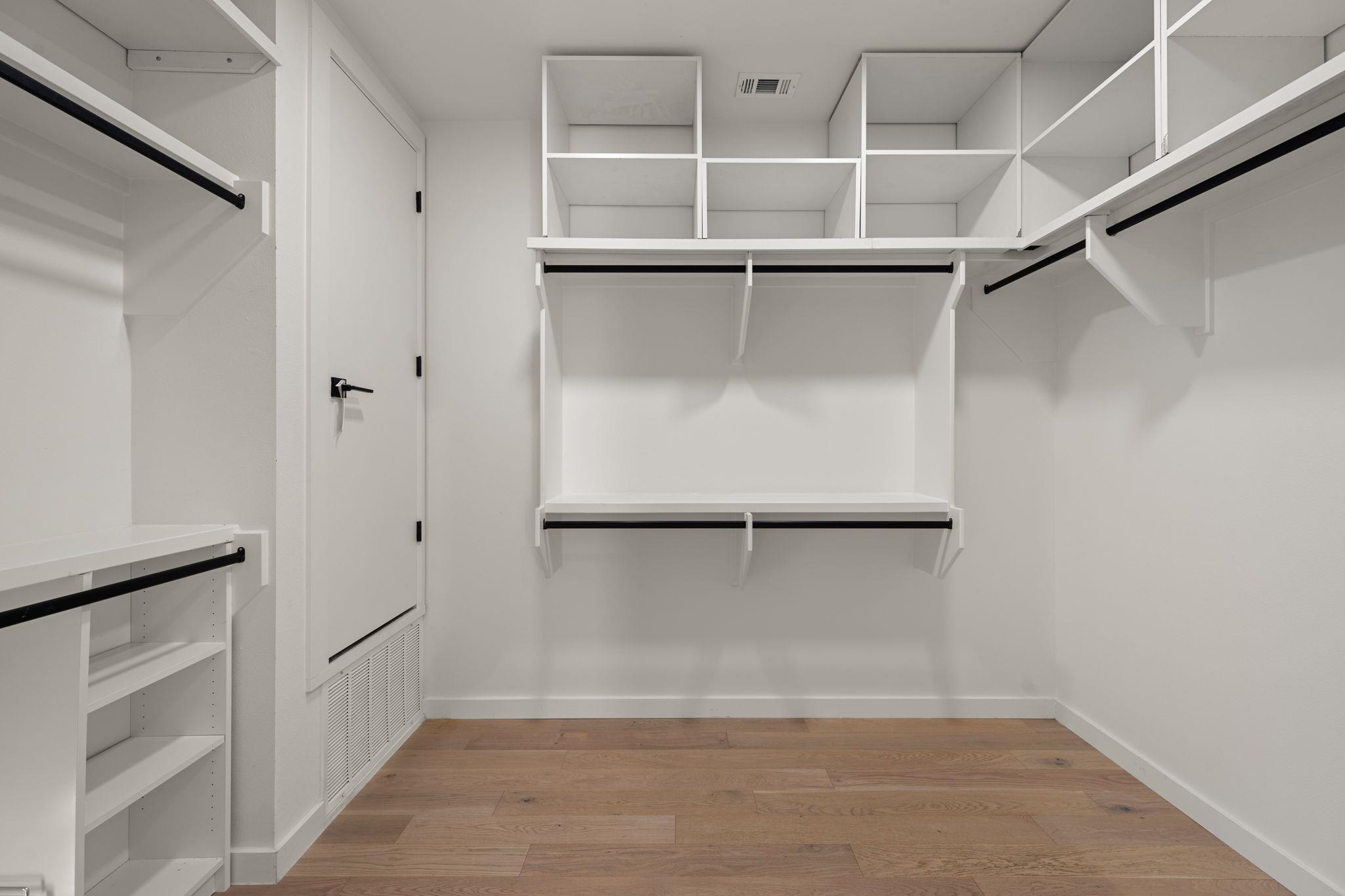 910 Nalide St # B, Austin, TX 78745