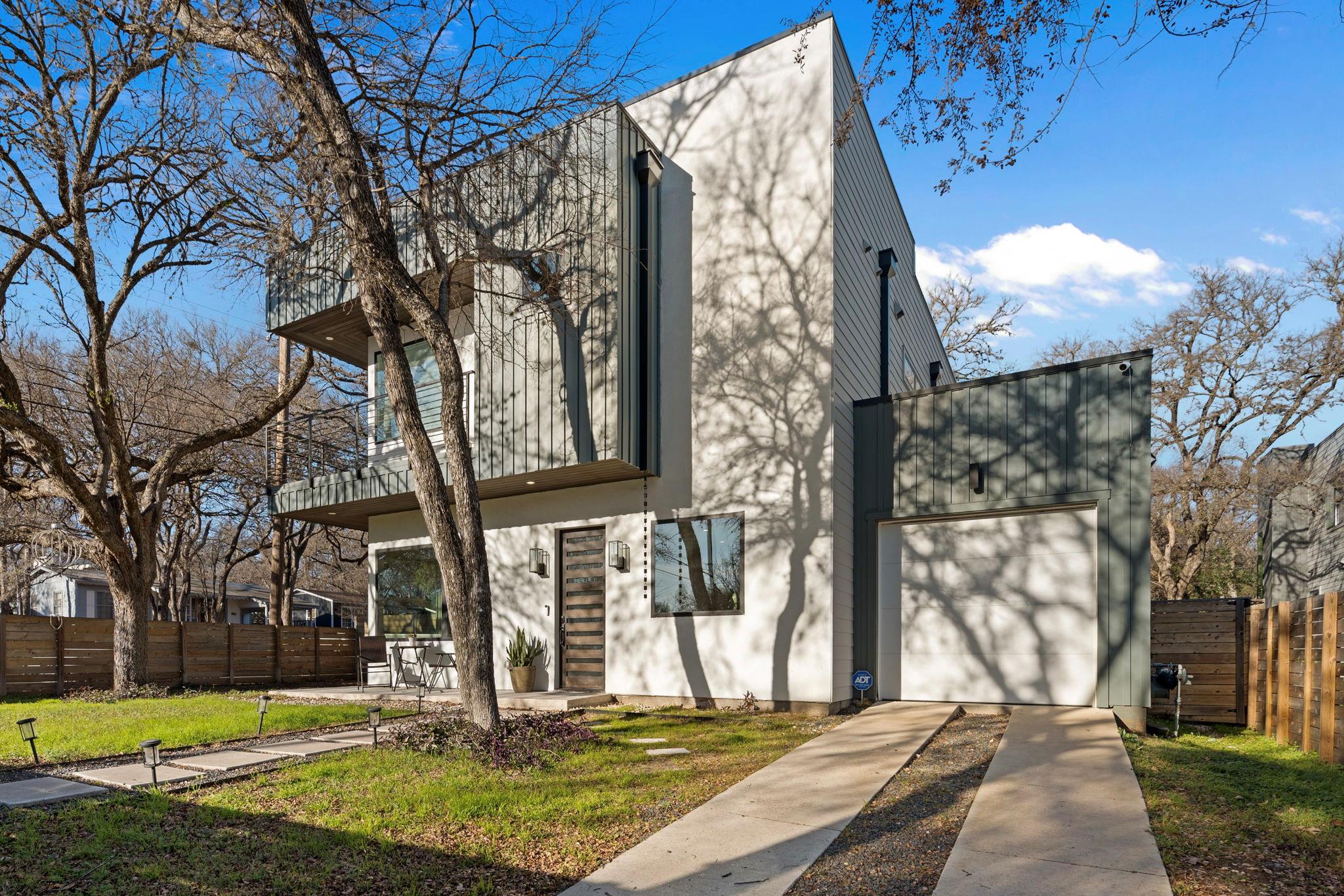 910 Nalide St # B, Austin, TX 78745