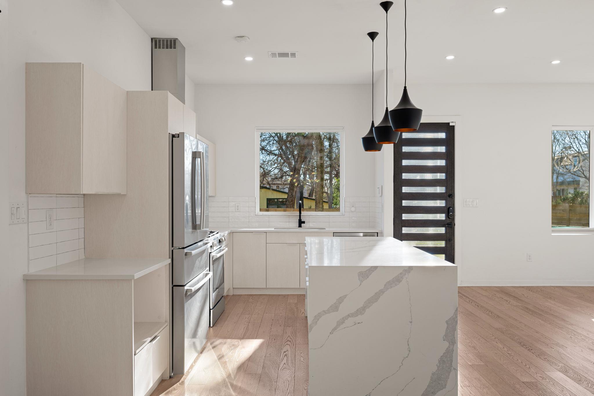 910 Nalide St # B, Austin, TX 78745