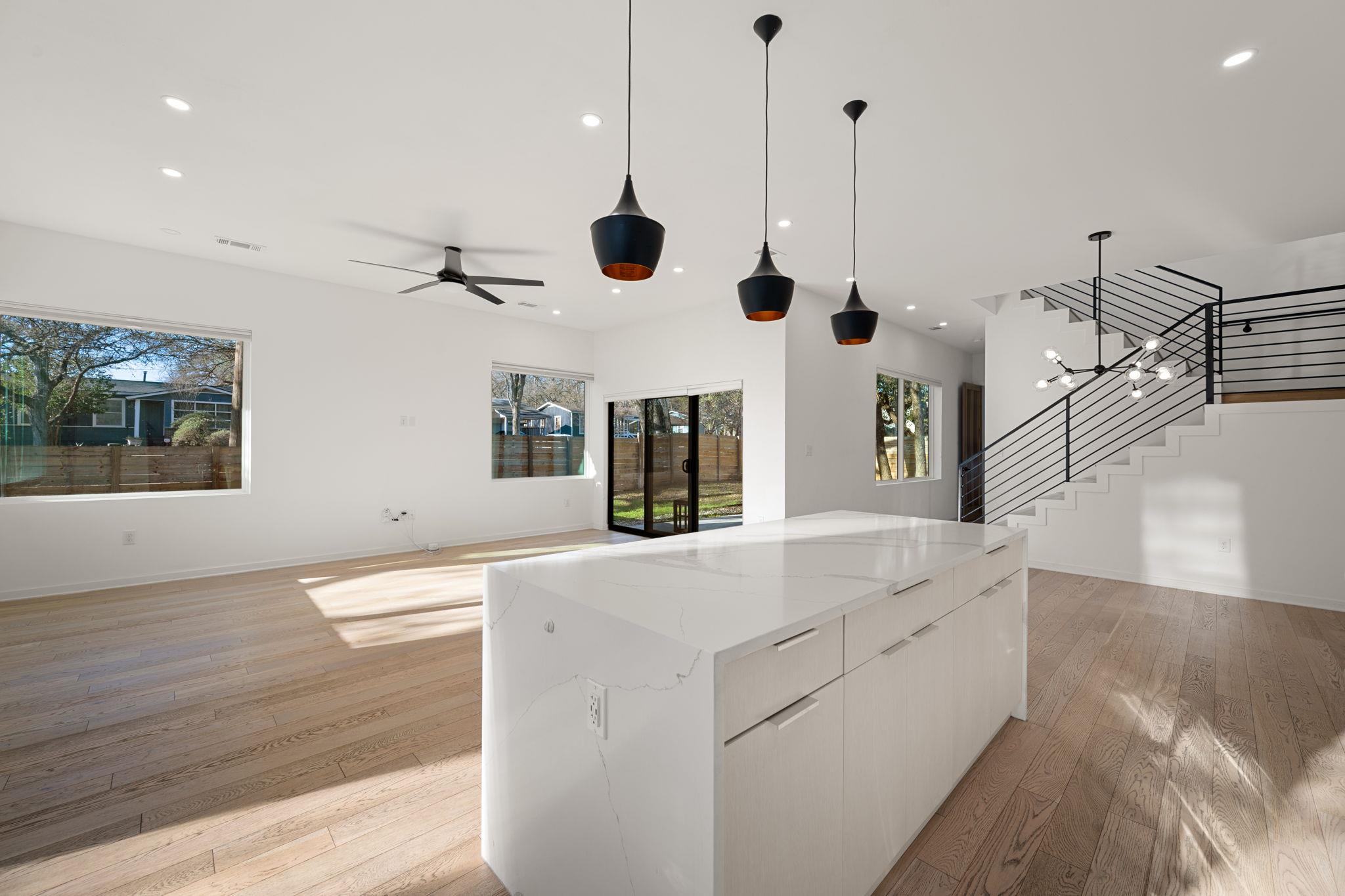 910 Nalide St # B, Austin, TX 78745