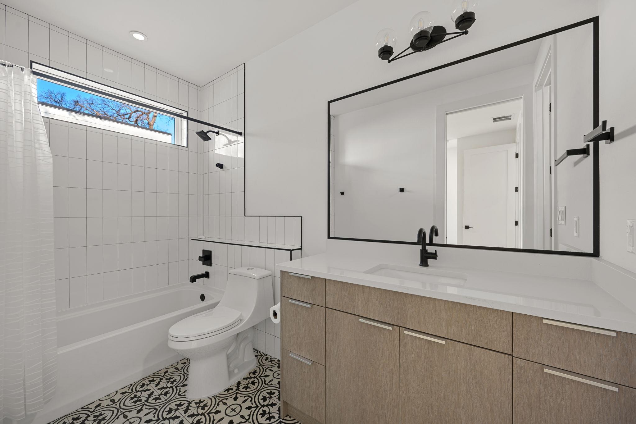 910 Nalide St # B, Austin, TX 78745