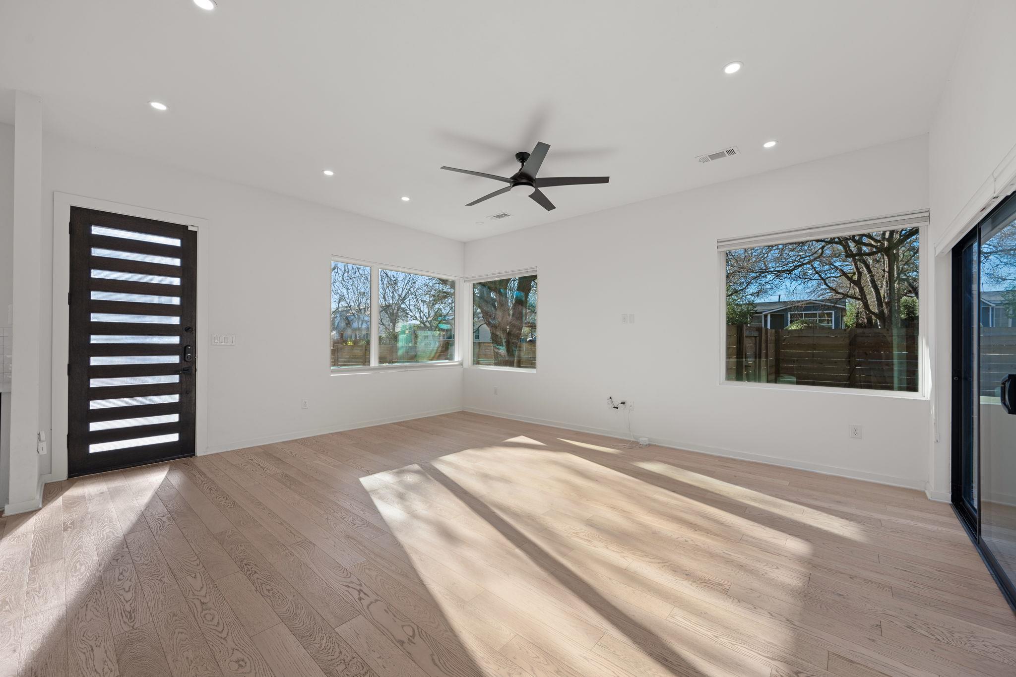 910 Nalide St # B, Austin, TX 78745