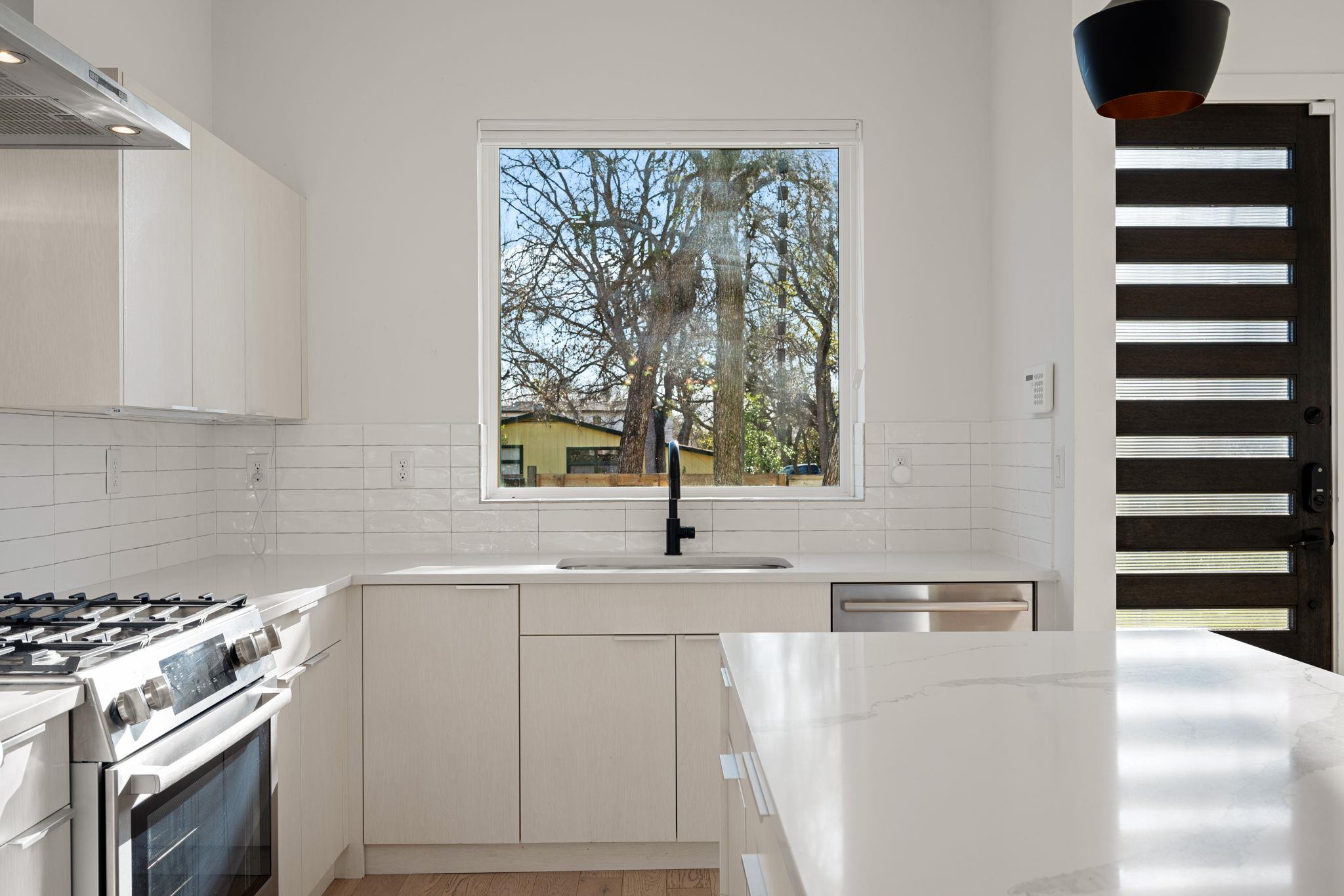 910 Nalide St # B, Austin, TX 78745