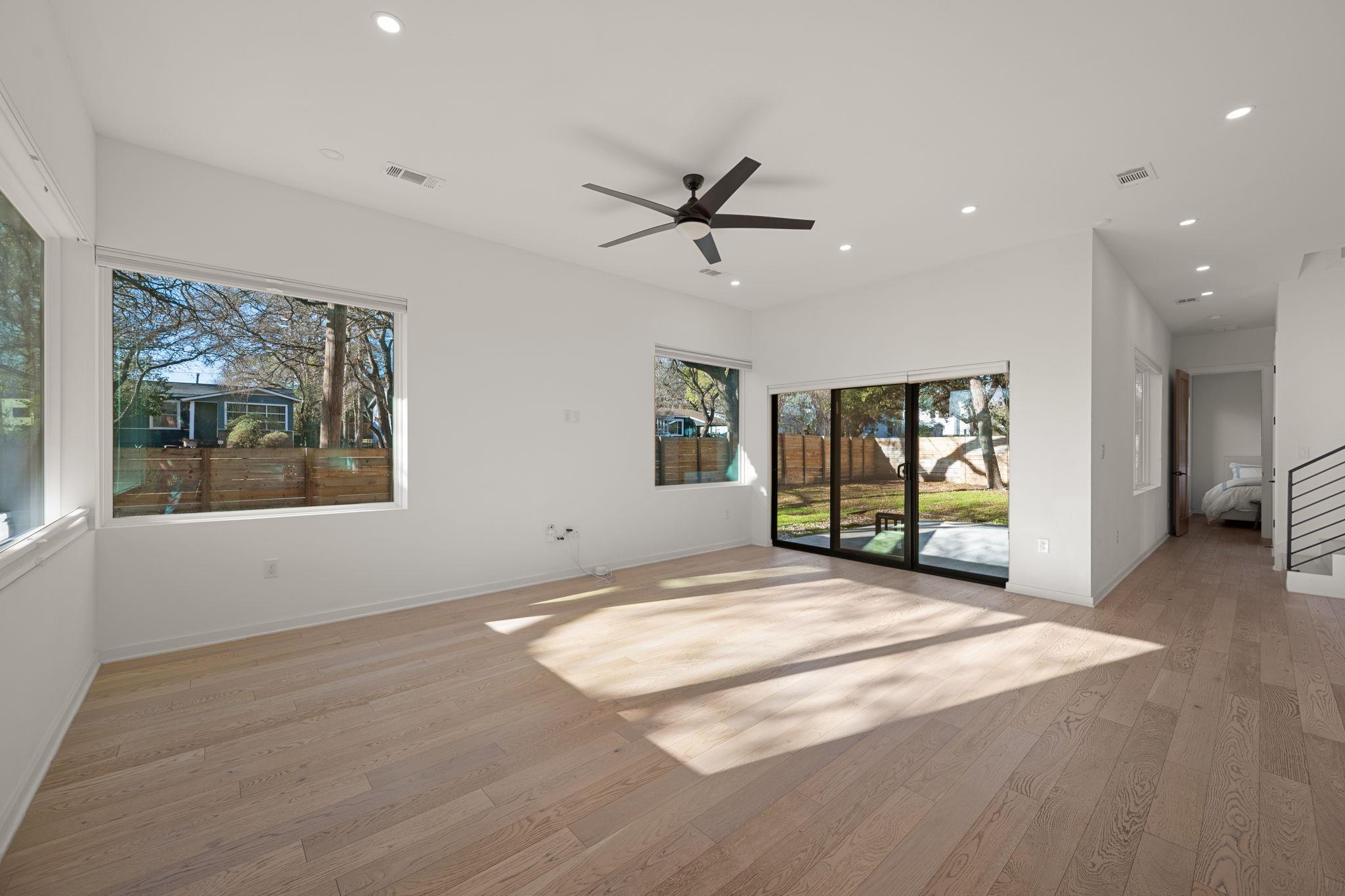 910 Nalide St # B, Austin, TX 78745