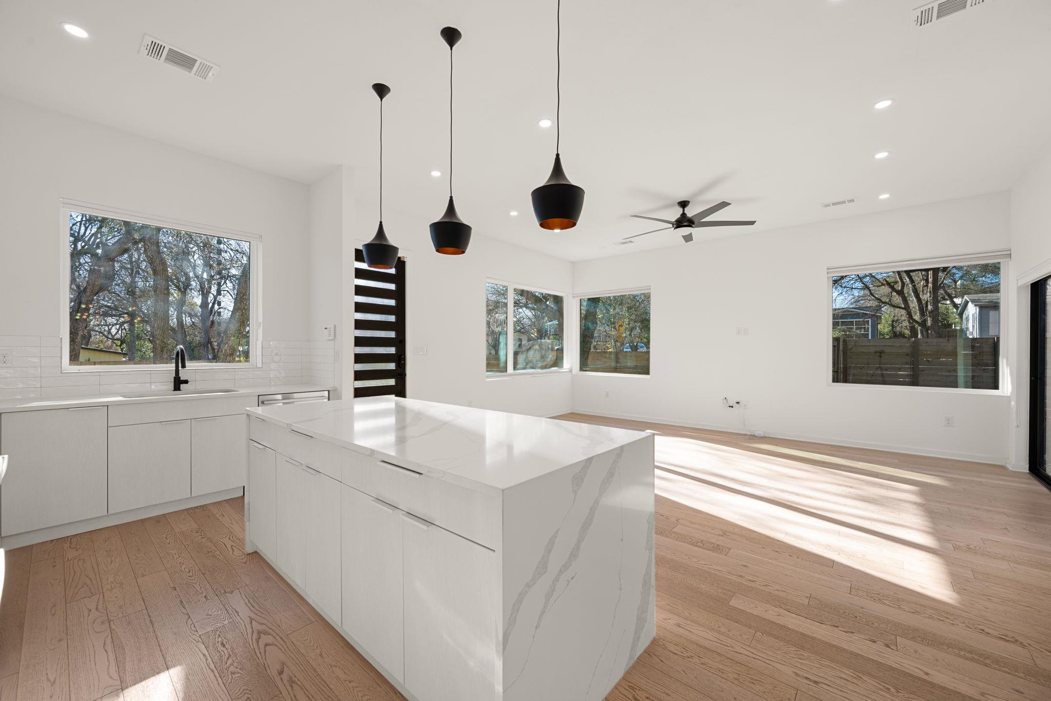 910 Nalide St # B, Austin, TX 78745