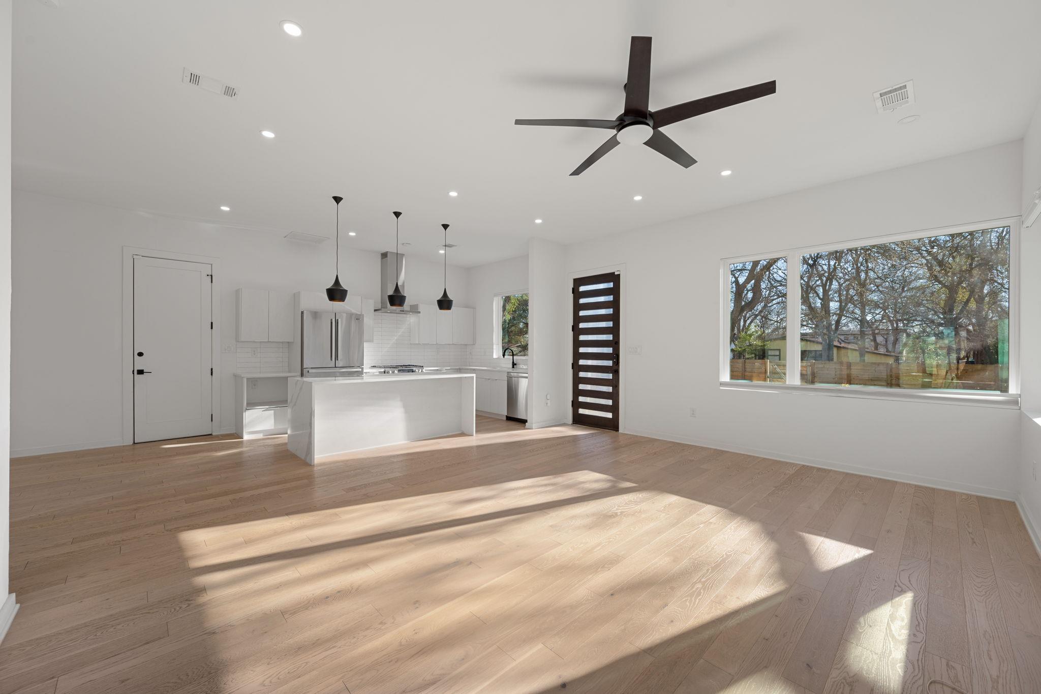 910 Nalide St # B, Austin, TX 78745