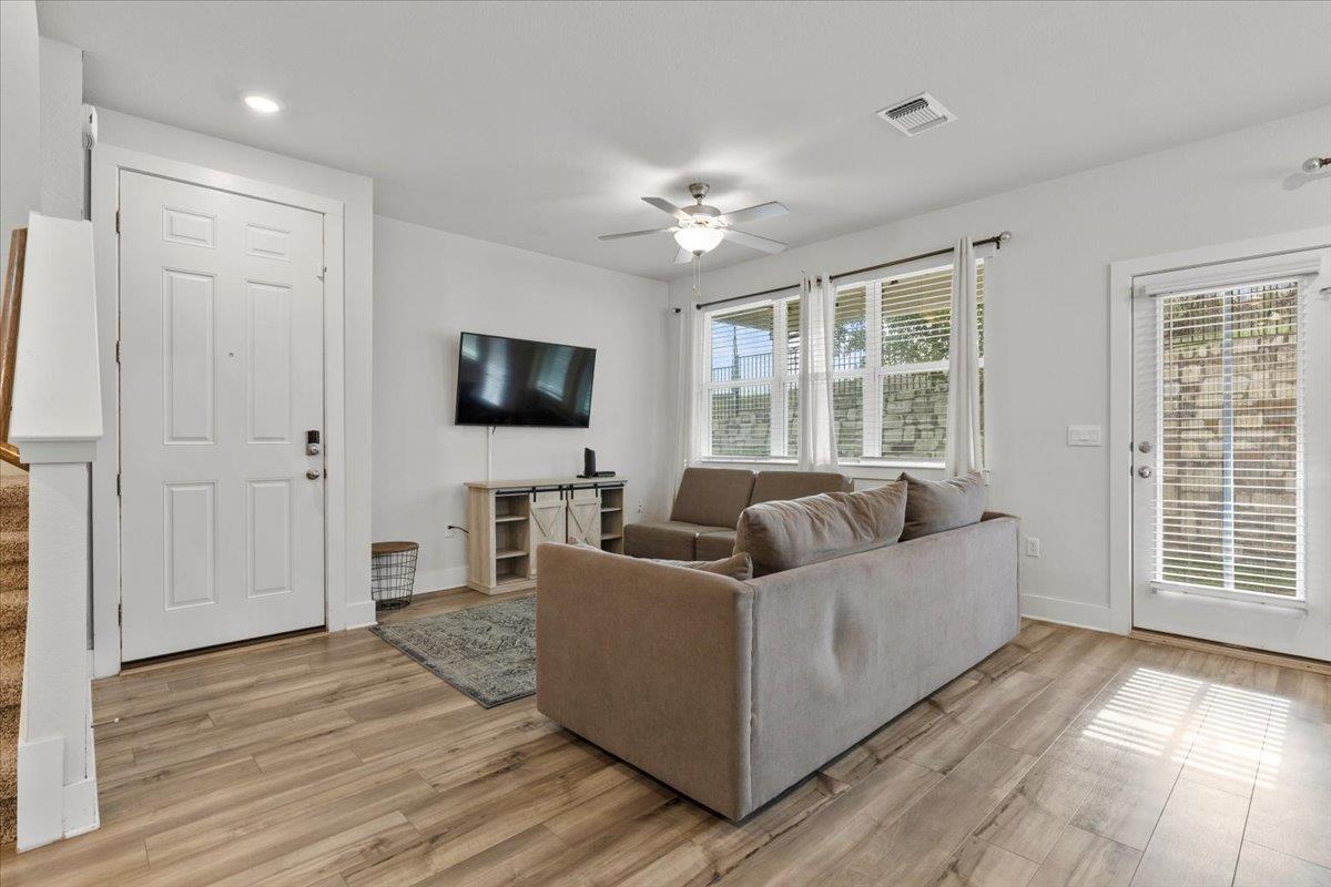 7103 Terrazzo Cottage Ln # 33, Austin, TX 78744