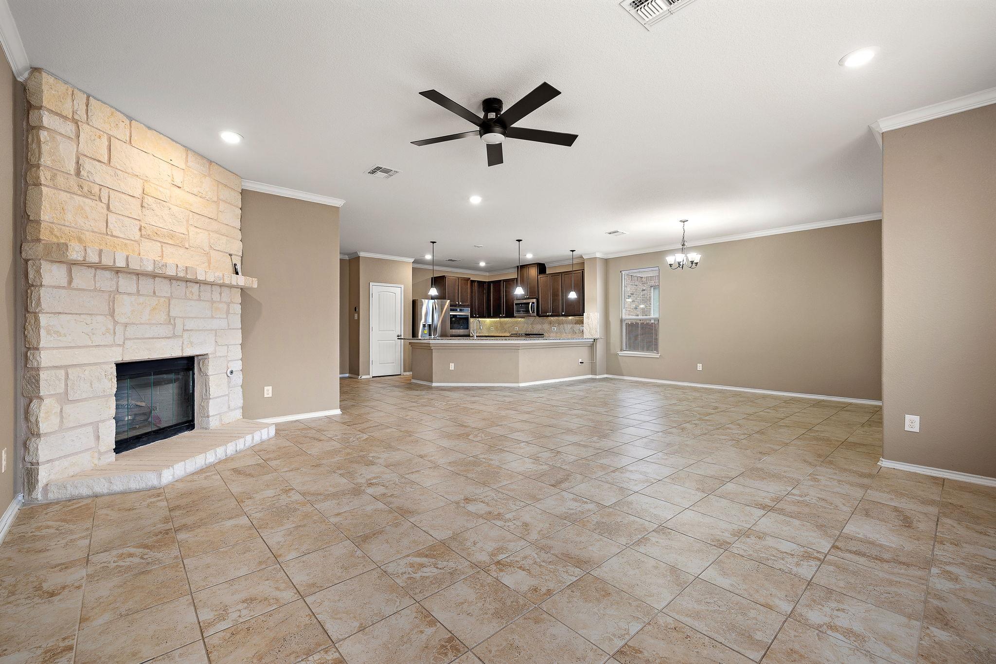 1012 Plano Ln, Leander, TX 78641