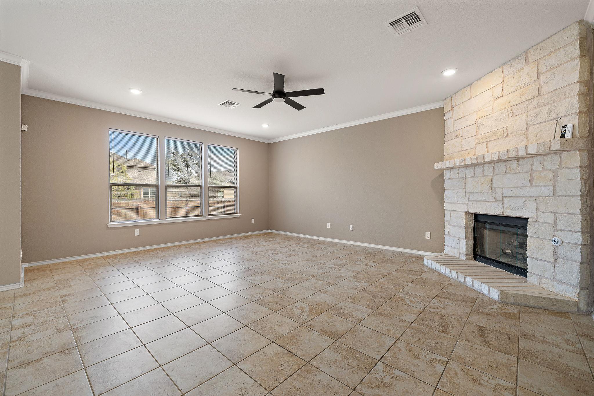 1012 Plano Ln, Leander, TX 78641