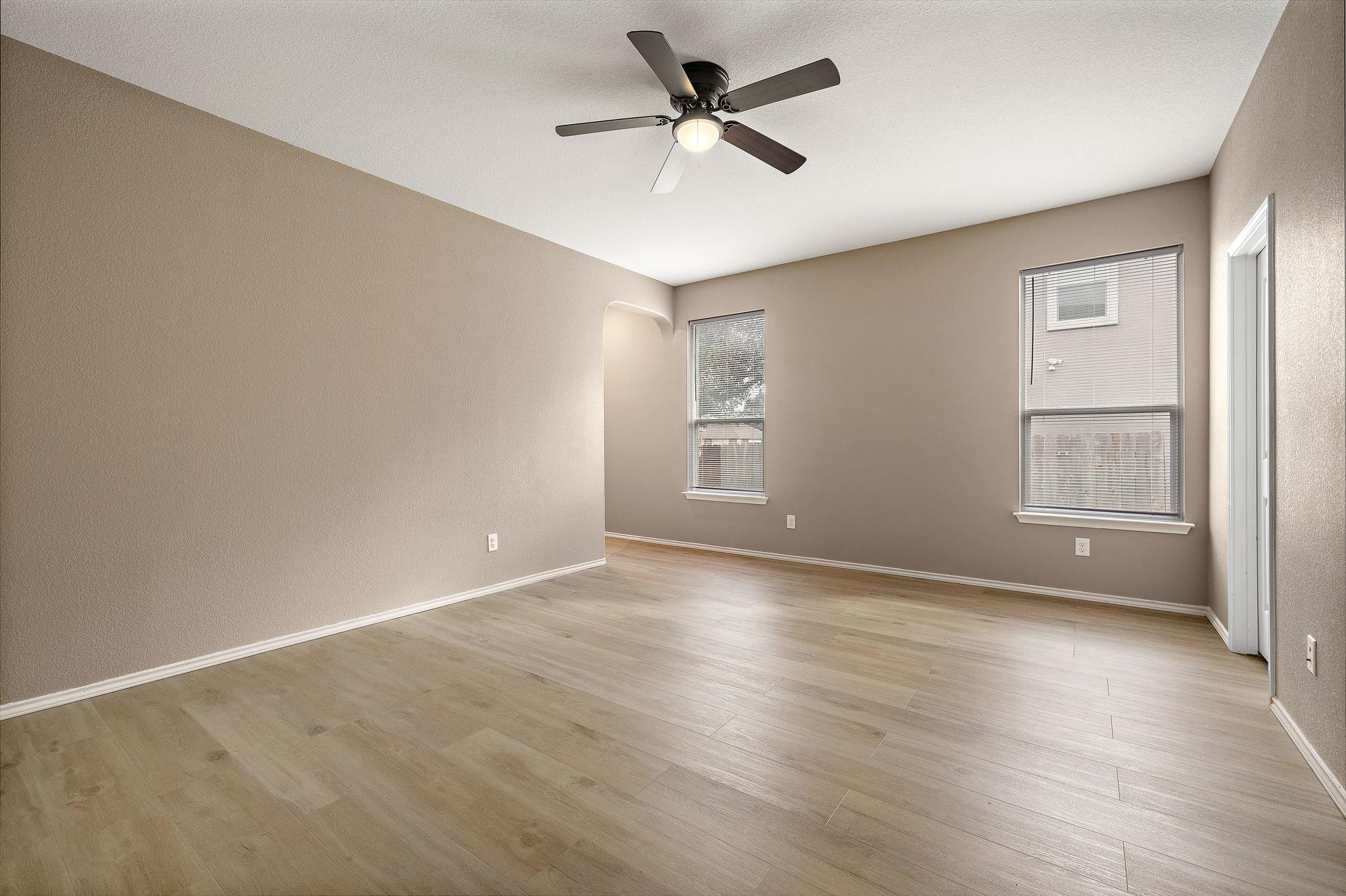 1012 Plano Ln, Leander, TX 78641