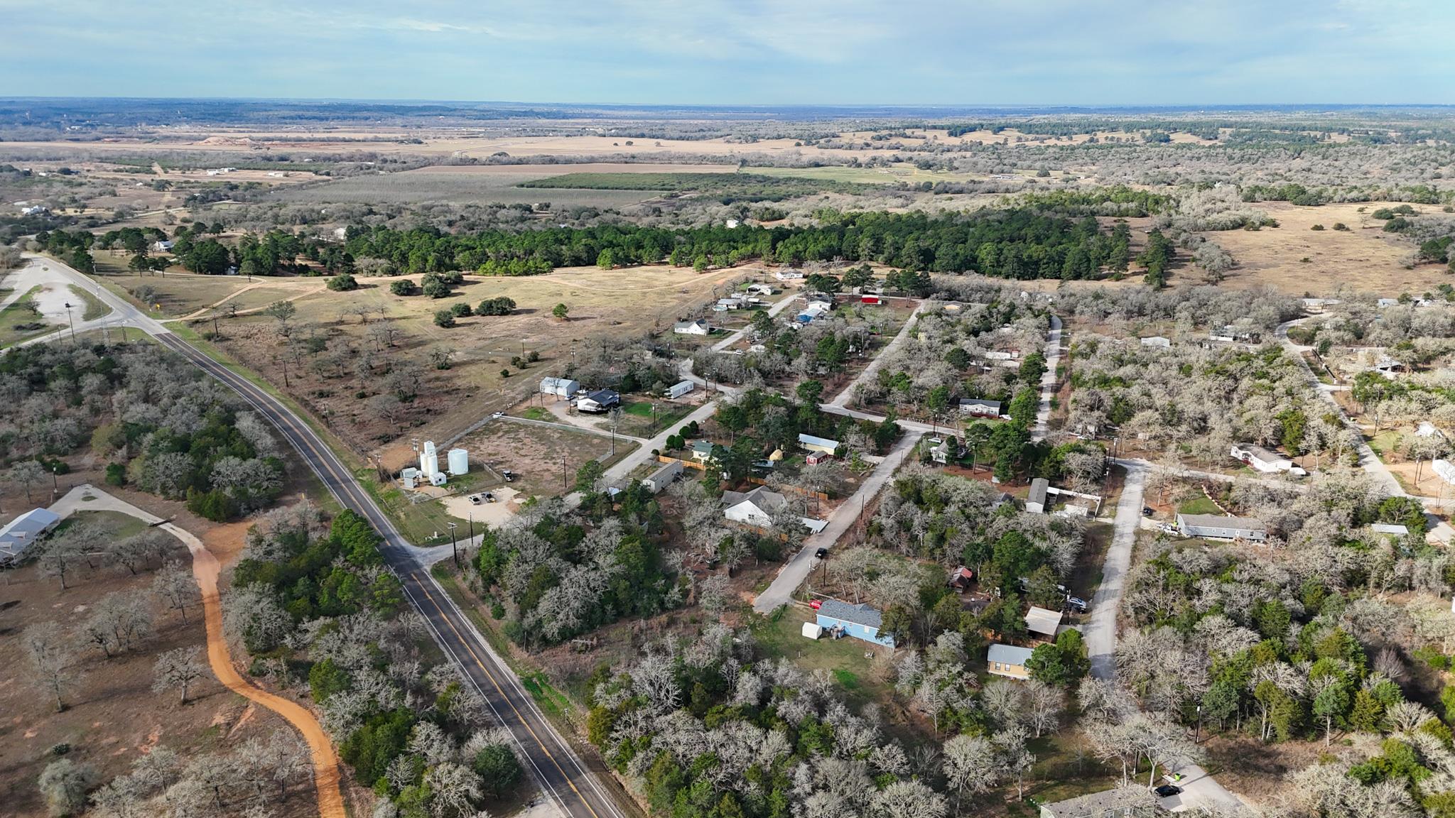 115 Eaglenest Ct, Smithville, TX 78957