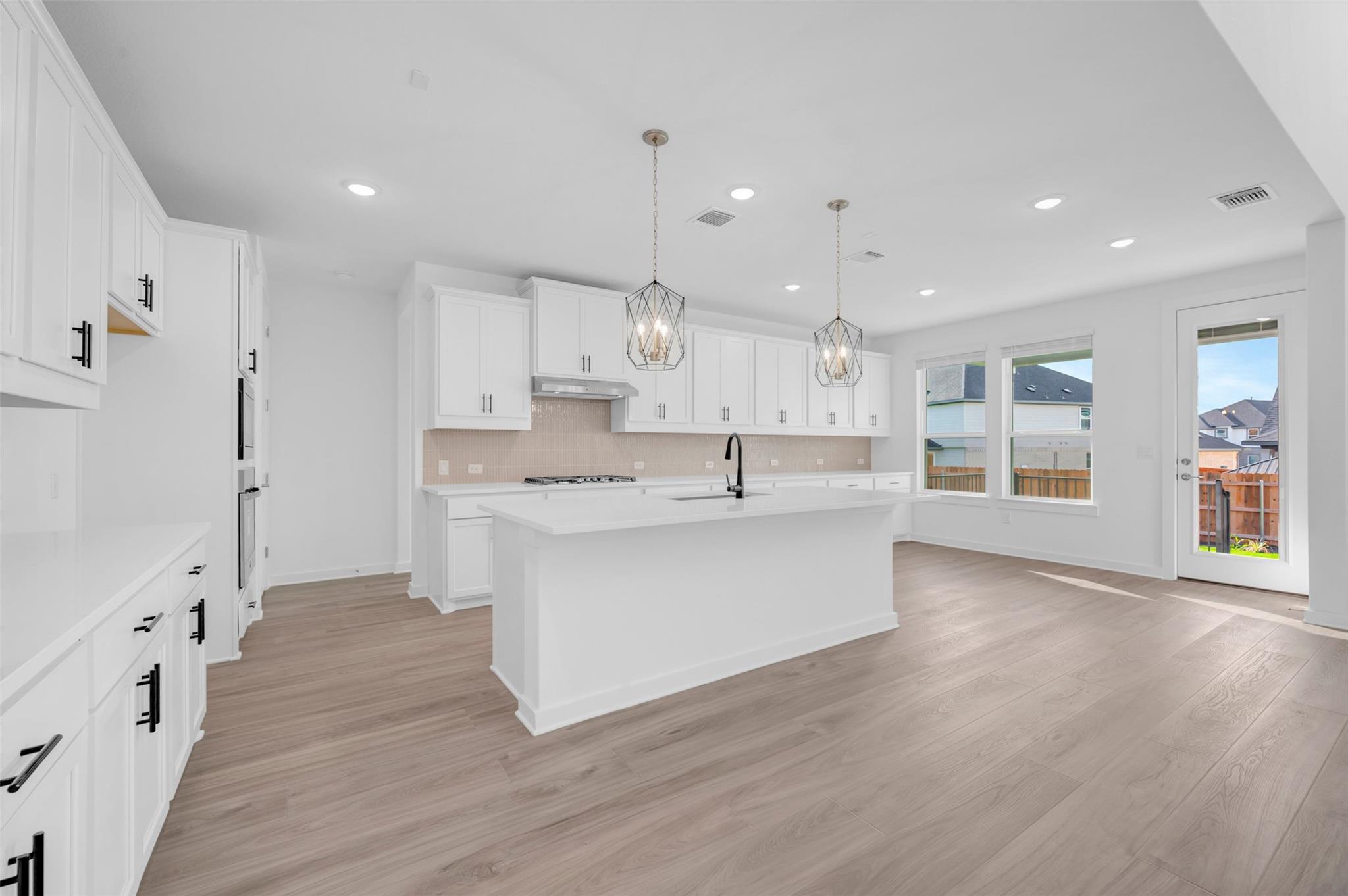 3929 Waxahachie Rd, Leander, TX 78641