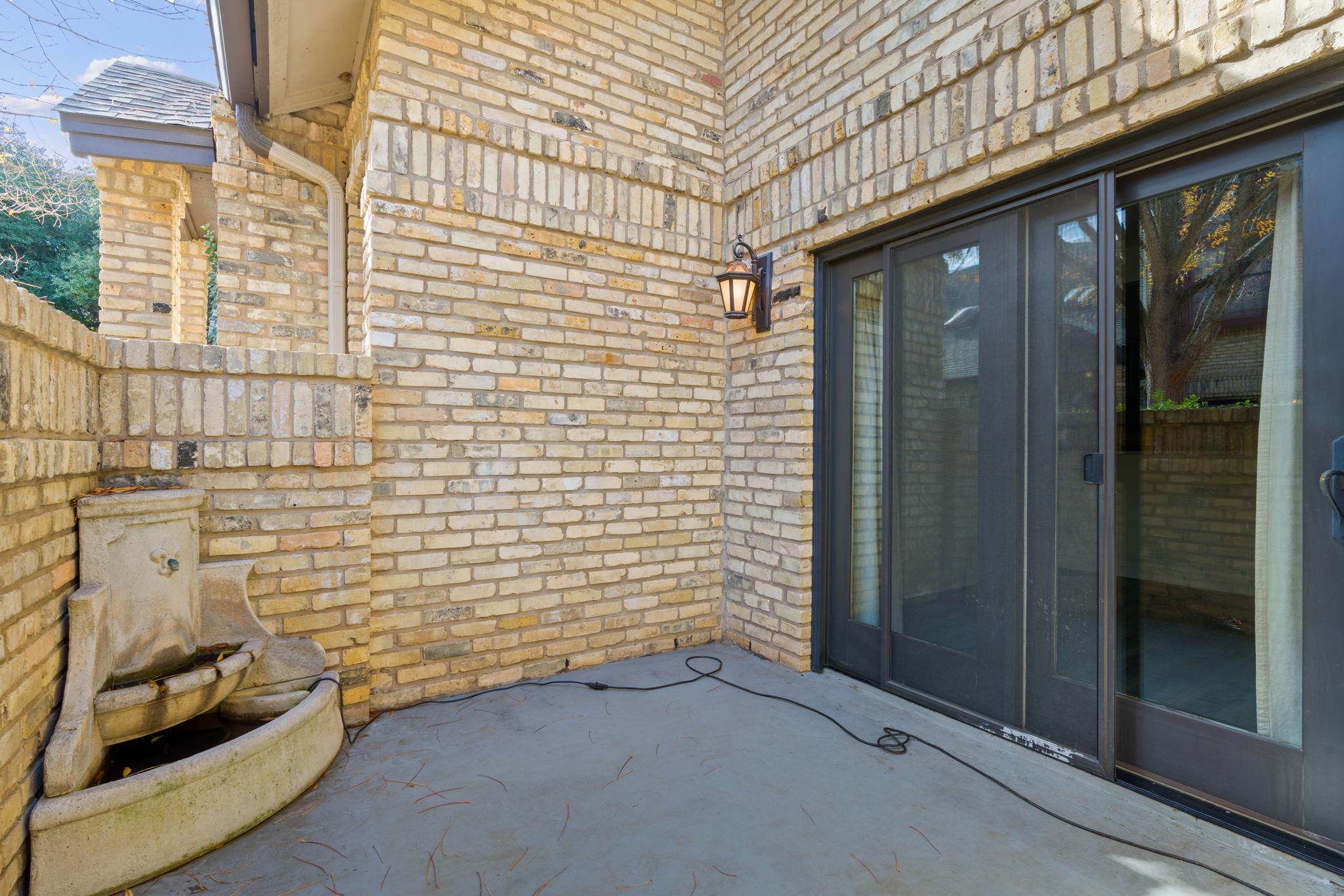 10819 Crown Colony Dr # 22, Austin, TX 78747