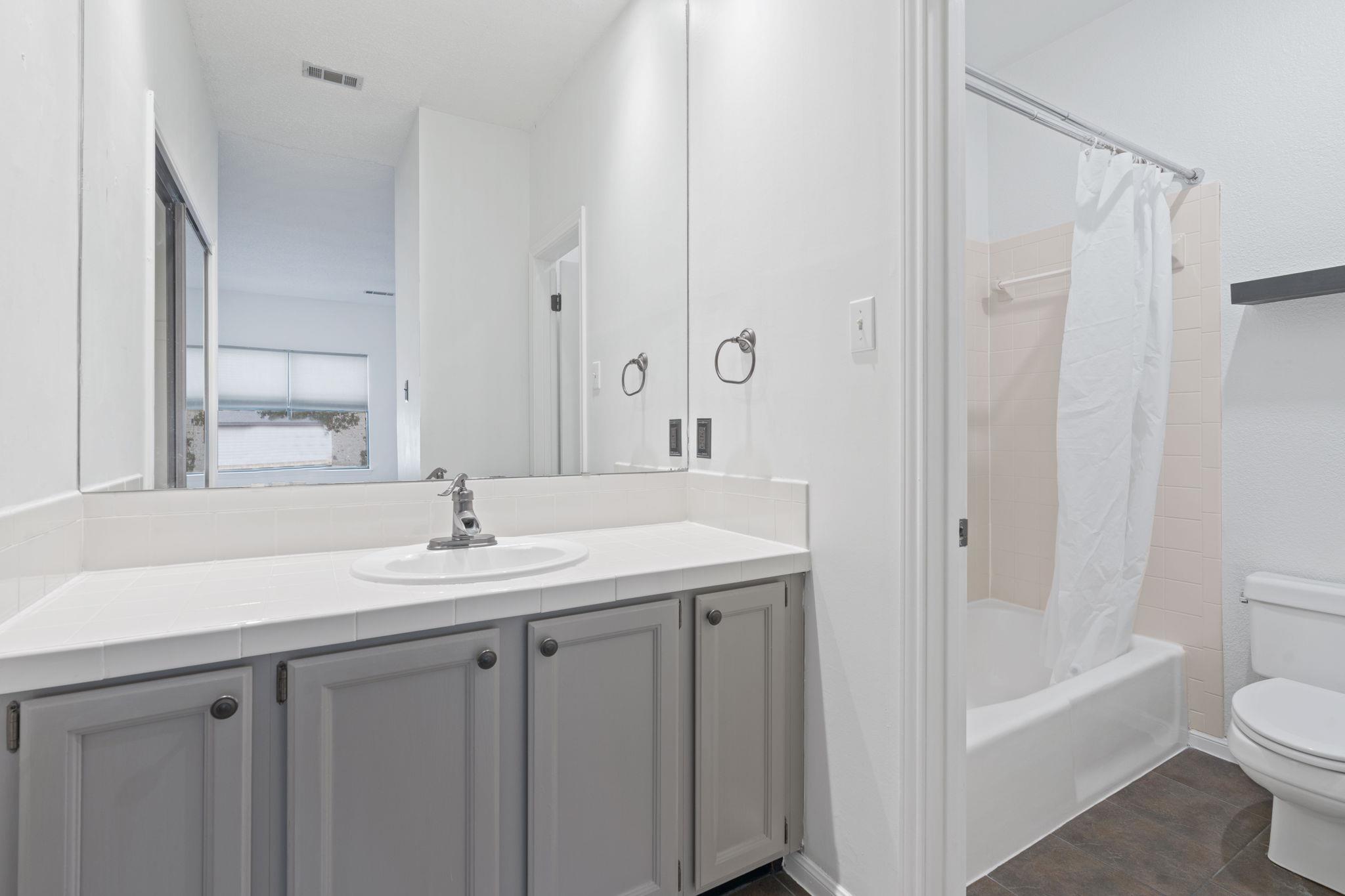 10819 Crown Colony Dr # 22, Austin, TX 78747