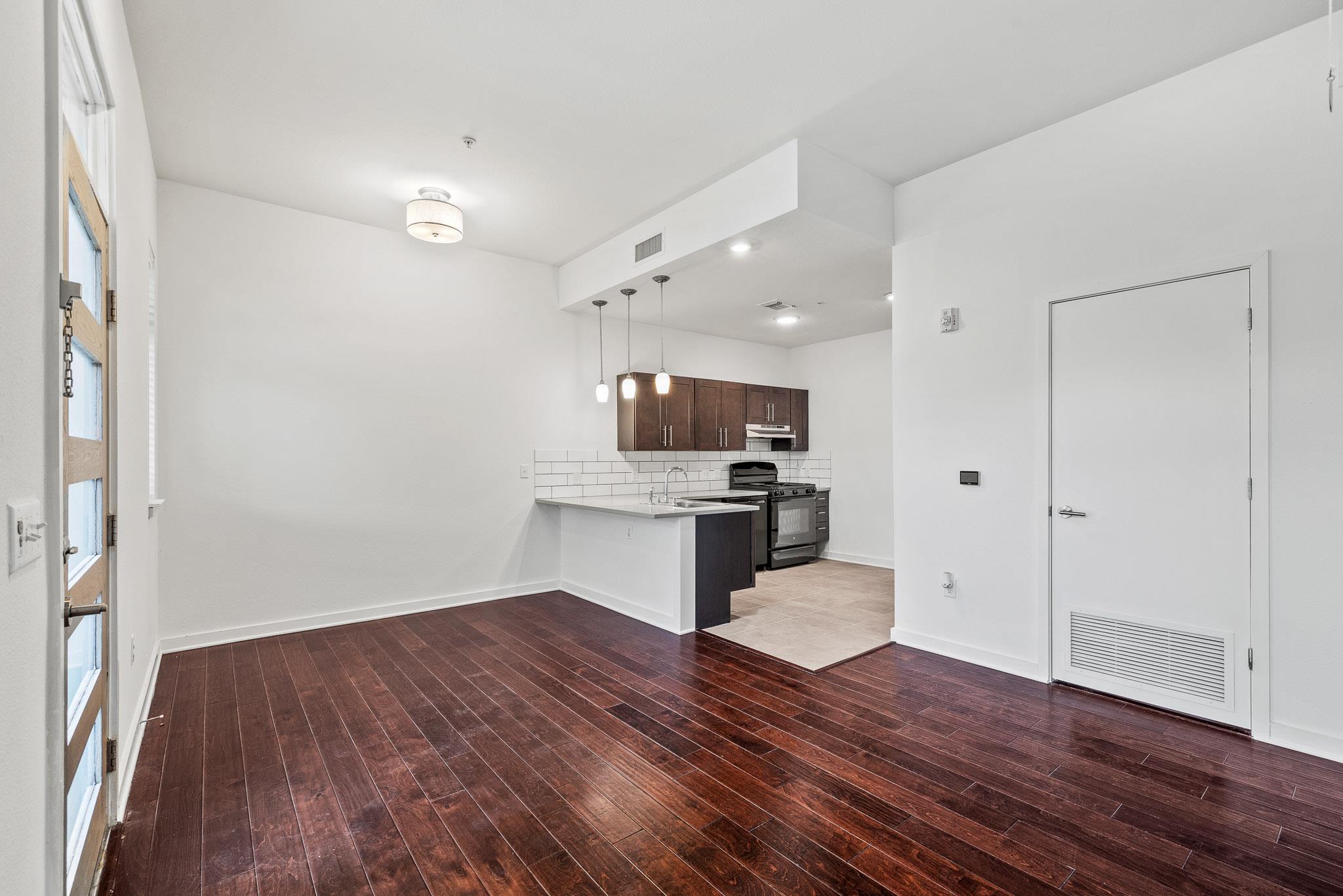 6700 Menchaca Rd # 11, Austin, TX 78745