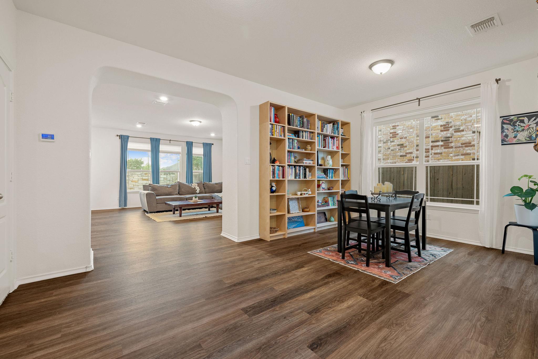 209 Sage Derby Dr, Hutto, TX 78634