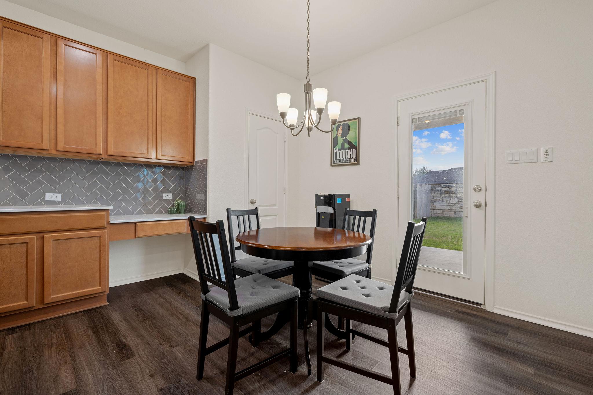 209 Sage Derby Dr, Hutto, TX 78634