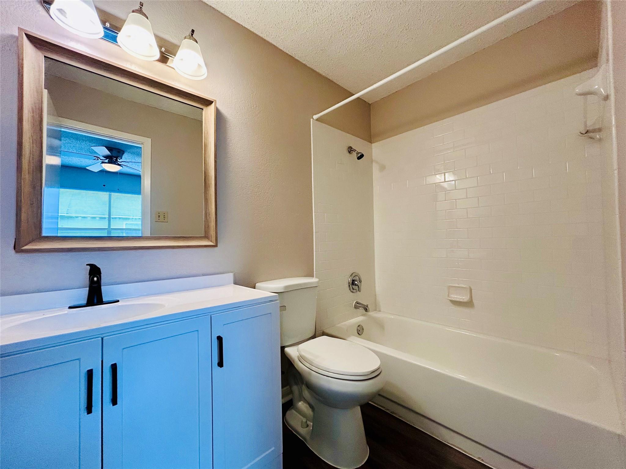 8900 Schick Rd # C, Austin, TX 78729