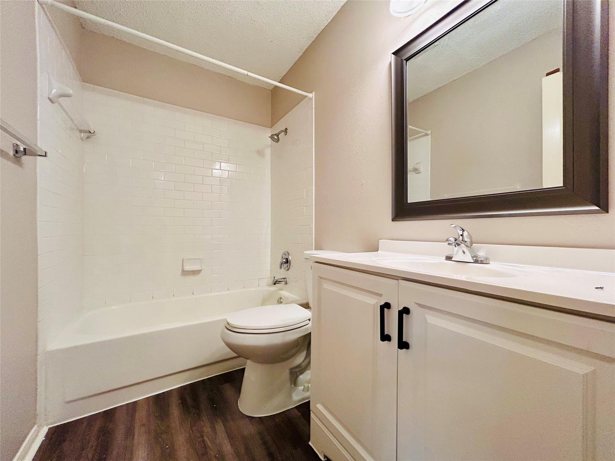 8900 Schick Rd # C, Austin, TX 78729