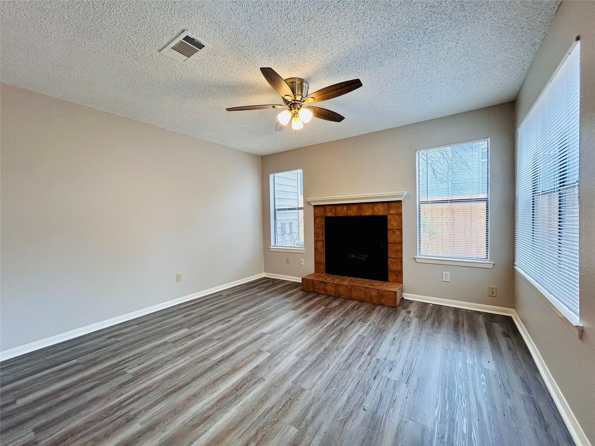 8900 Schick Rd # C, Austin, TX 78729