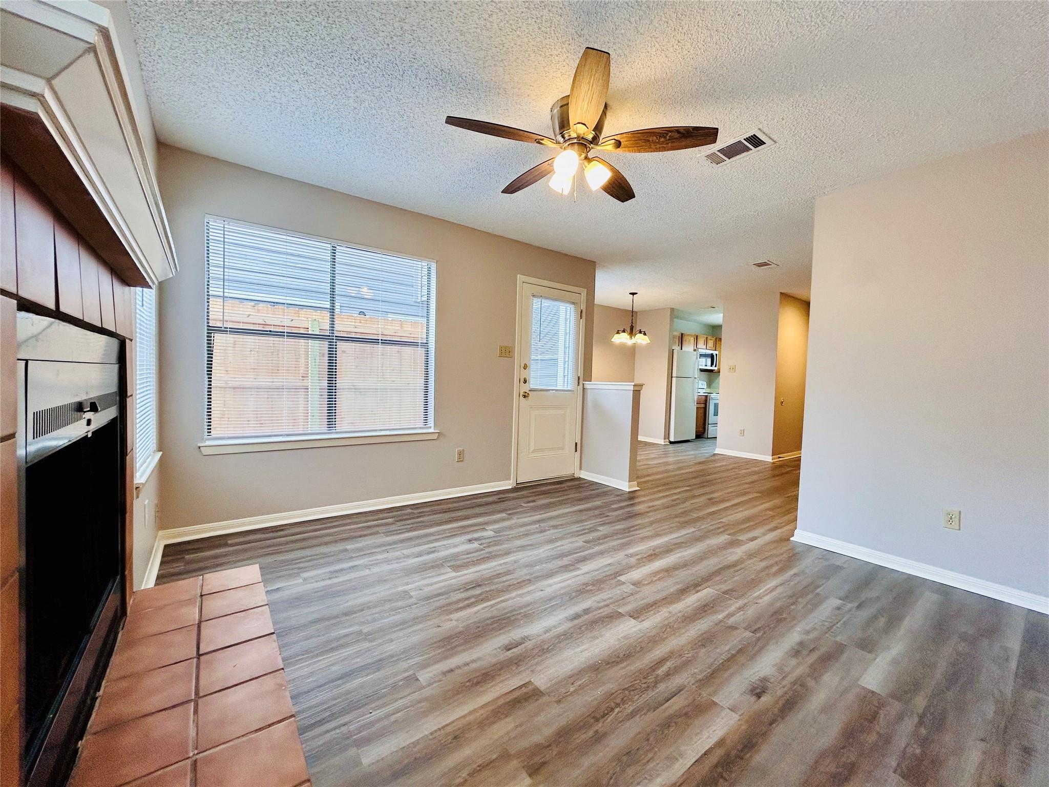 8900 Schick Rd # C, Austin, TX 78729