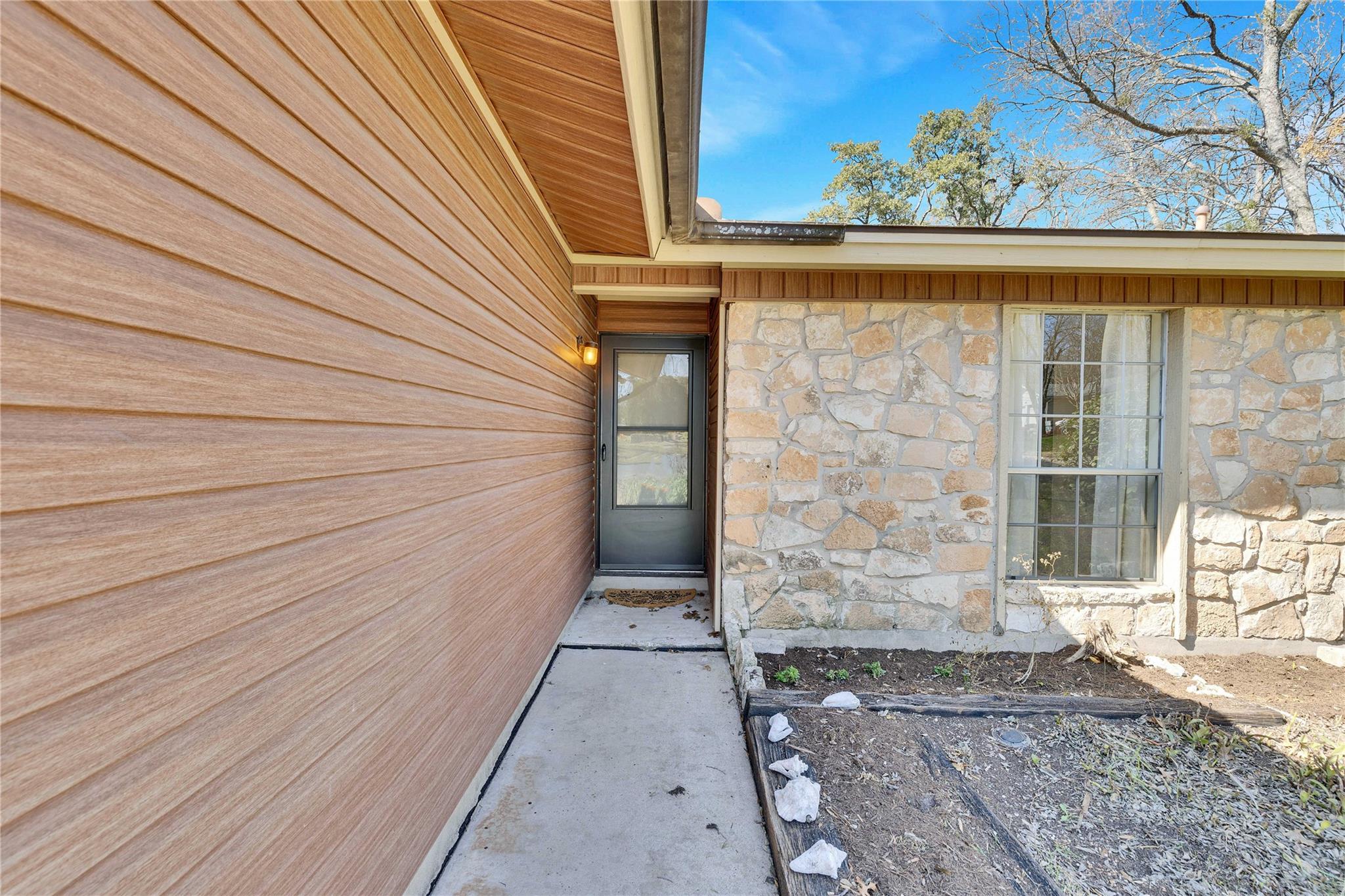1002 Bodark Ln, Austin, TX 78745