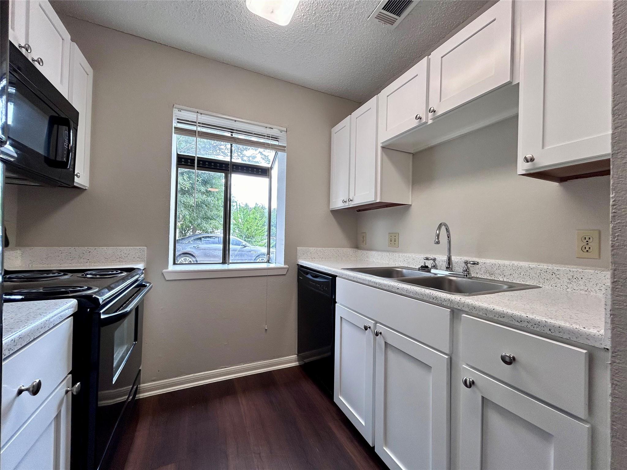 8905 Schick Rd # C, Austin, TX 78729