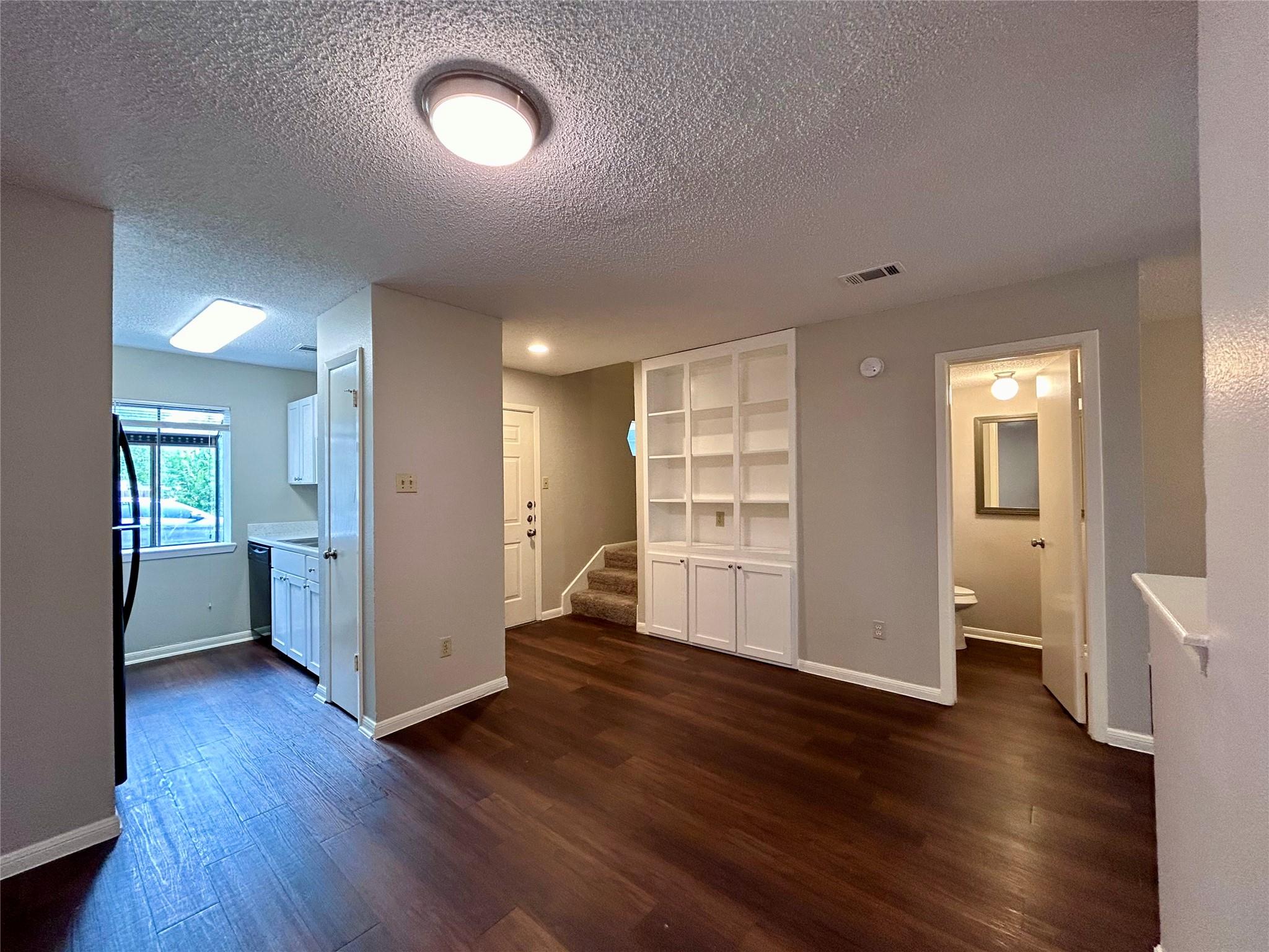 8905 Schick Rd # C, Austin, TX 78729